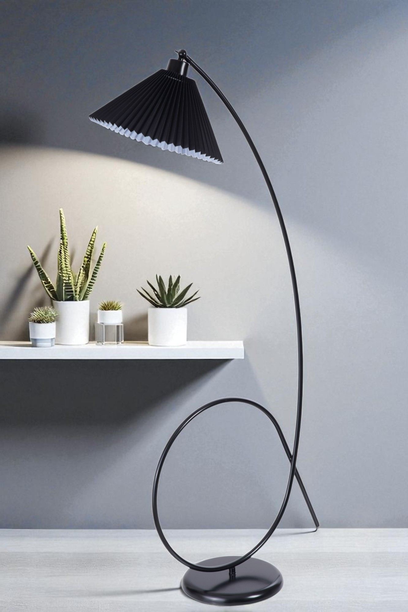Candeeiro de Pé – 155 cm – Preto – Metal e PVC