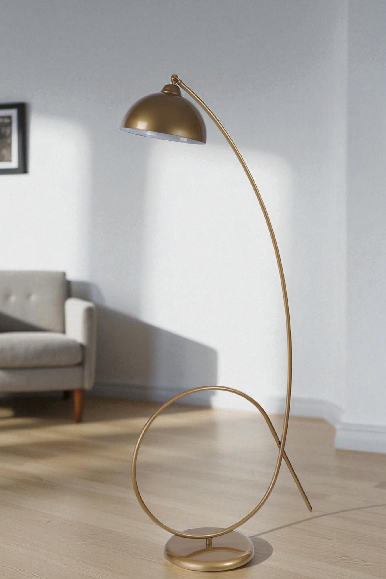 Candeeiro de Pé Elegante – 155 cm de Altura – Dourado – Metal