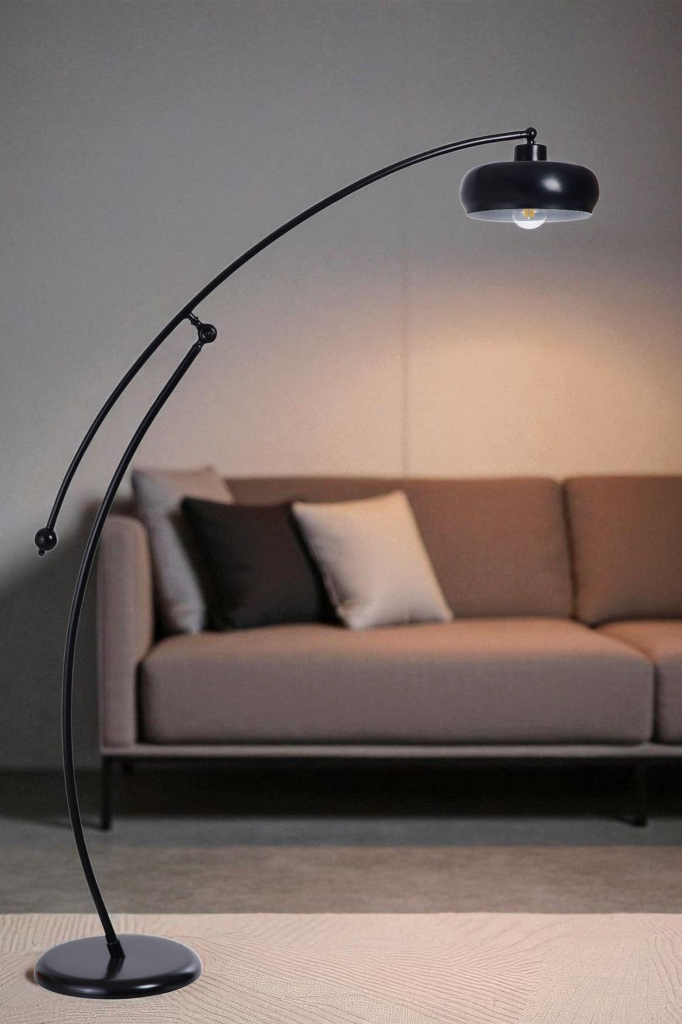 Candeeiro de Pé – 155 cm de Altura – Preto – Metal