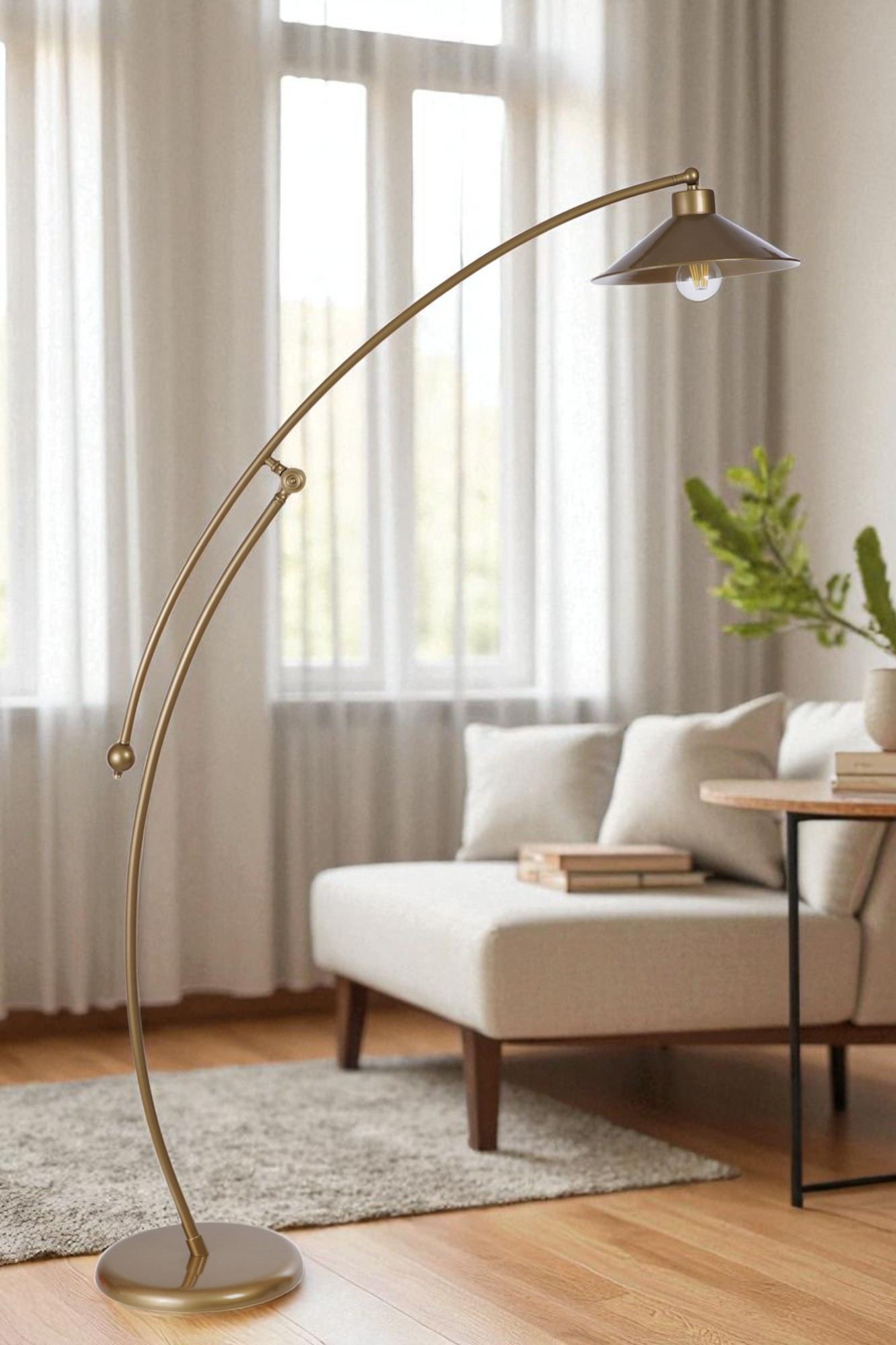 Candeeiro de Pé – 155 cm de Altura – Dourado – Metal