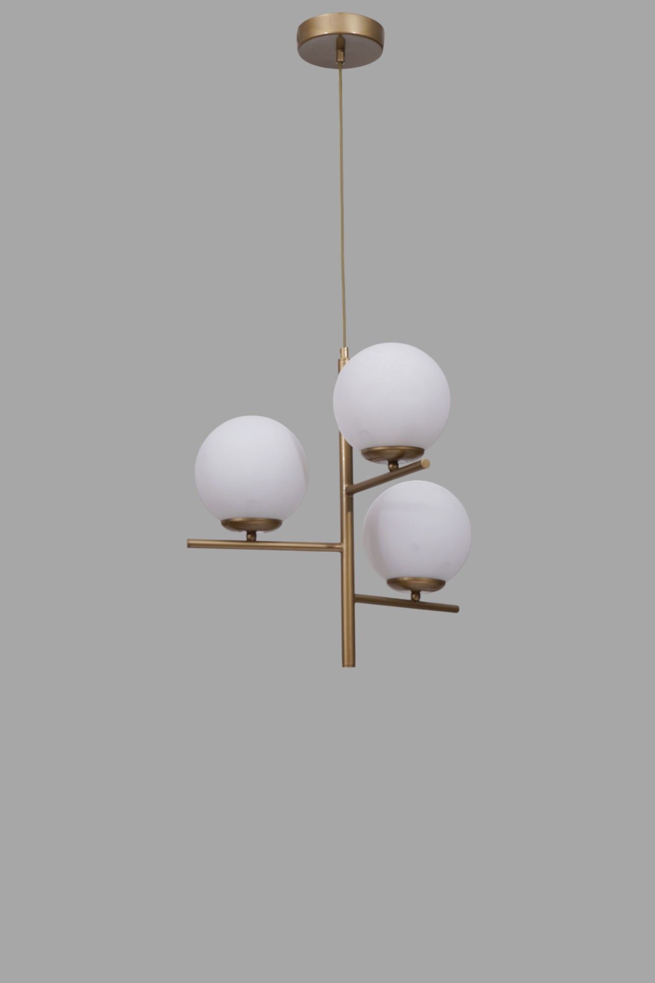 Candeeiro de Teto – Altura Total: 80 cm – Branco e Dourado – Metal e Vidro