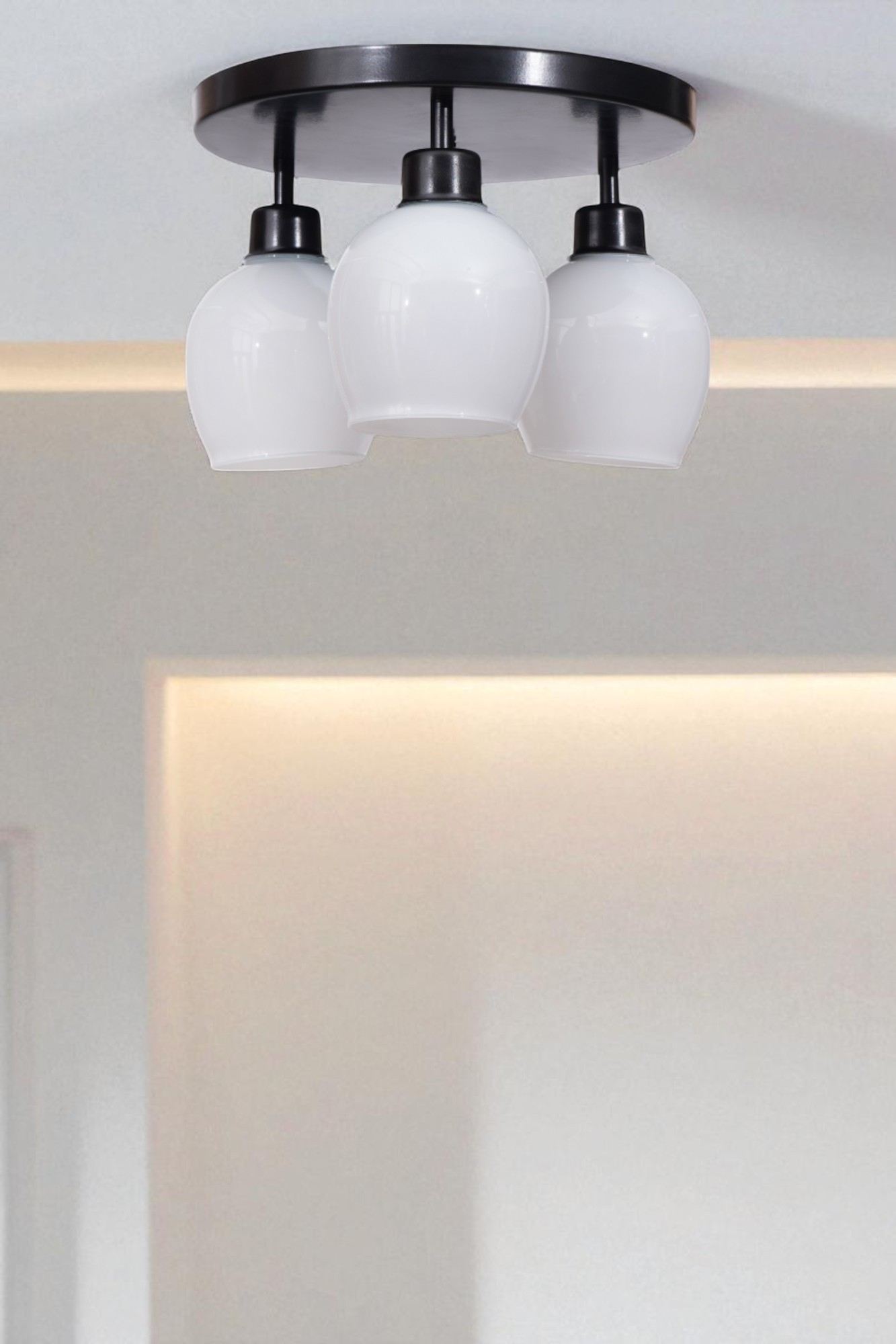 Candeeiro de Teto – 21 cm – Branco e Preto – Metal e Vidro