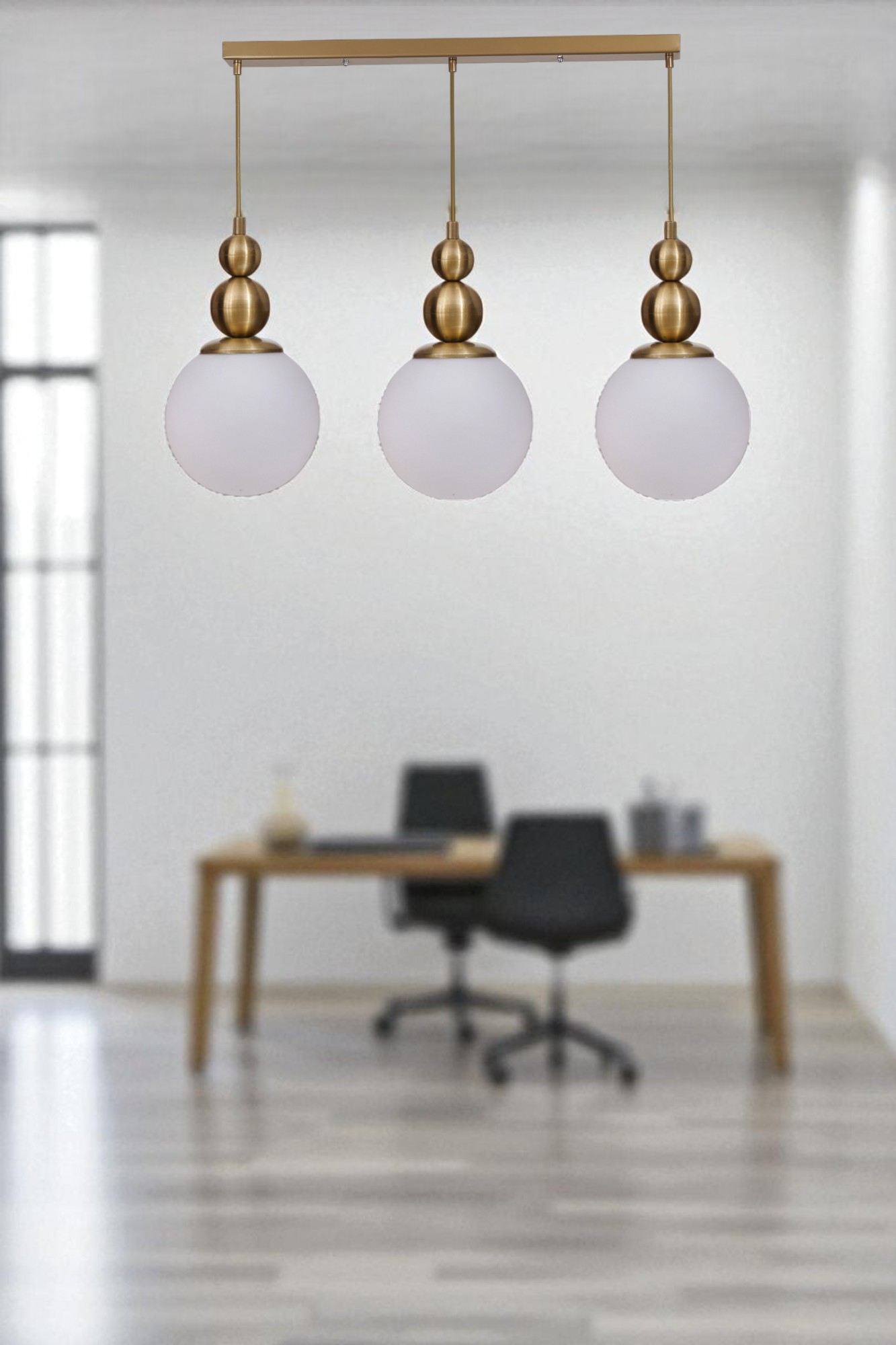 Candeeiro de Teto – altura total de 80 cm – branco e dourado – metal e vidro