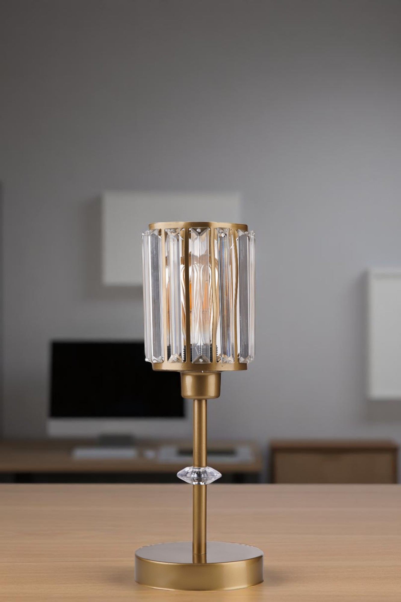 Candeeiro de Mesa – 41 cm de Altura – Dourado – Metal e Vidro