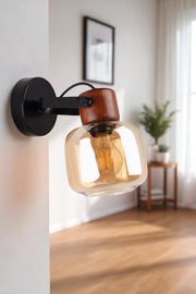 Candeeiro de Parede – Ø15 h:13 cm – Mel, Noz, Preto – Metal e Vidro