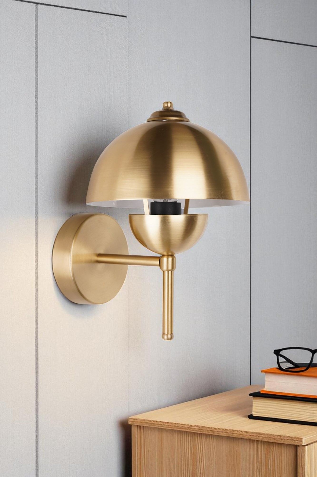 Candeeiro de Parede – Altura 32 cm – Dourado – Metal