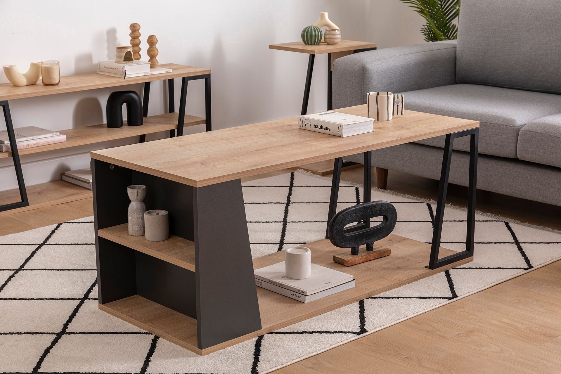 Mesa de Centro-Lissa-Safira
Preto