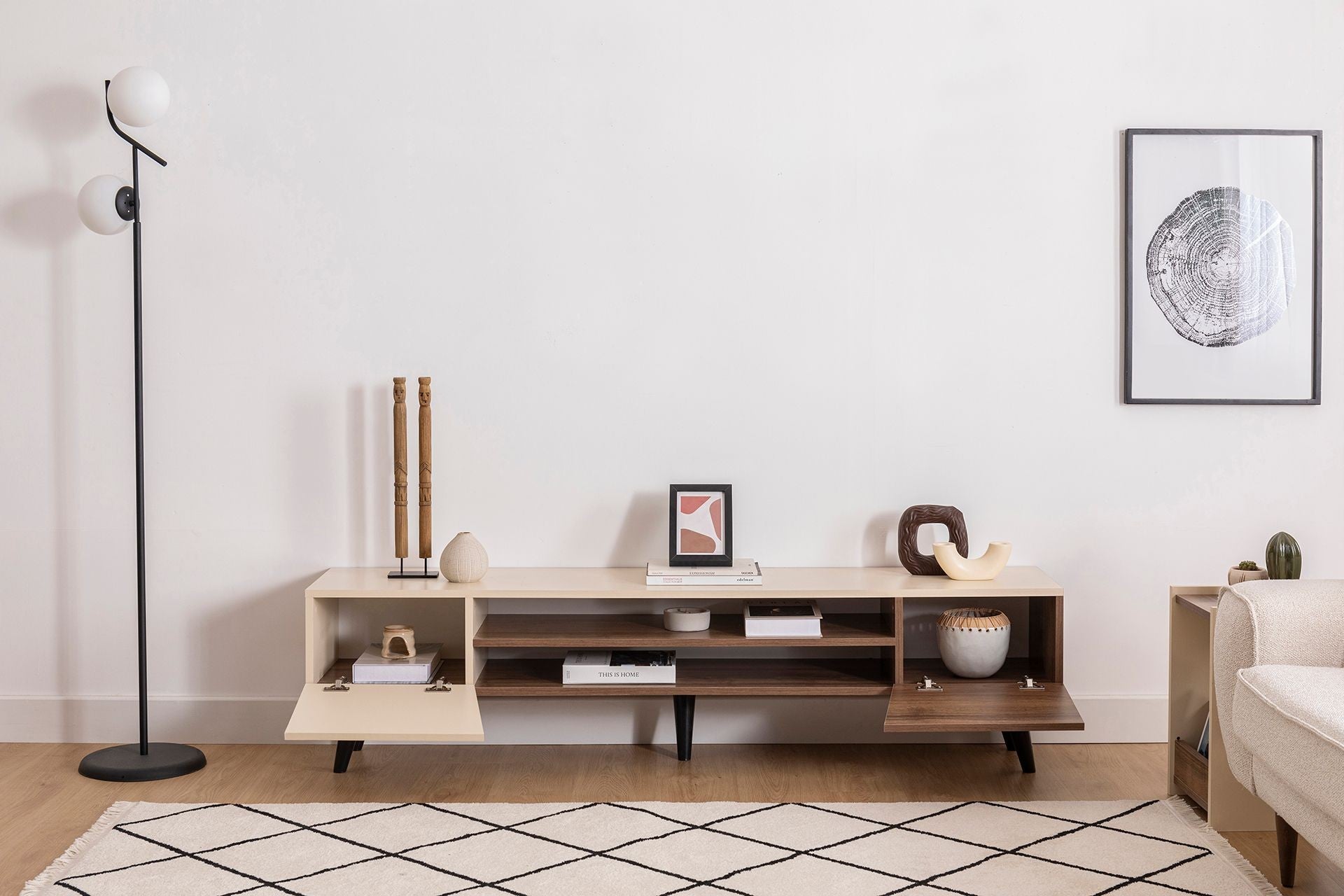 Suporte de TV elegante com estrutura de metal, nogueira e bege, 180 x 37 x 45 cm | Painel de partículas 100% revestido de melamina, 18 mm de espessura | Design moderno para sala de estar