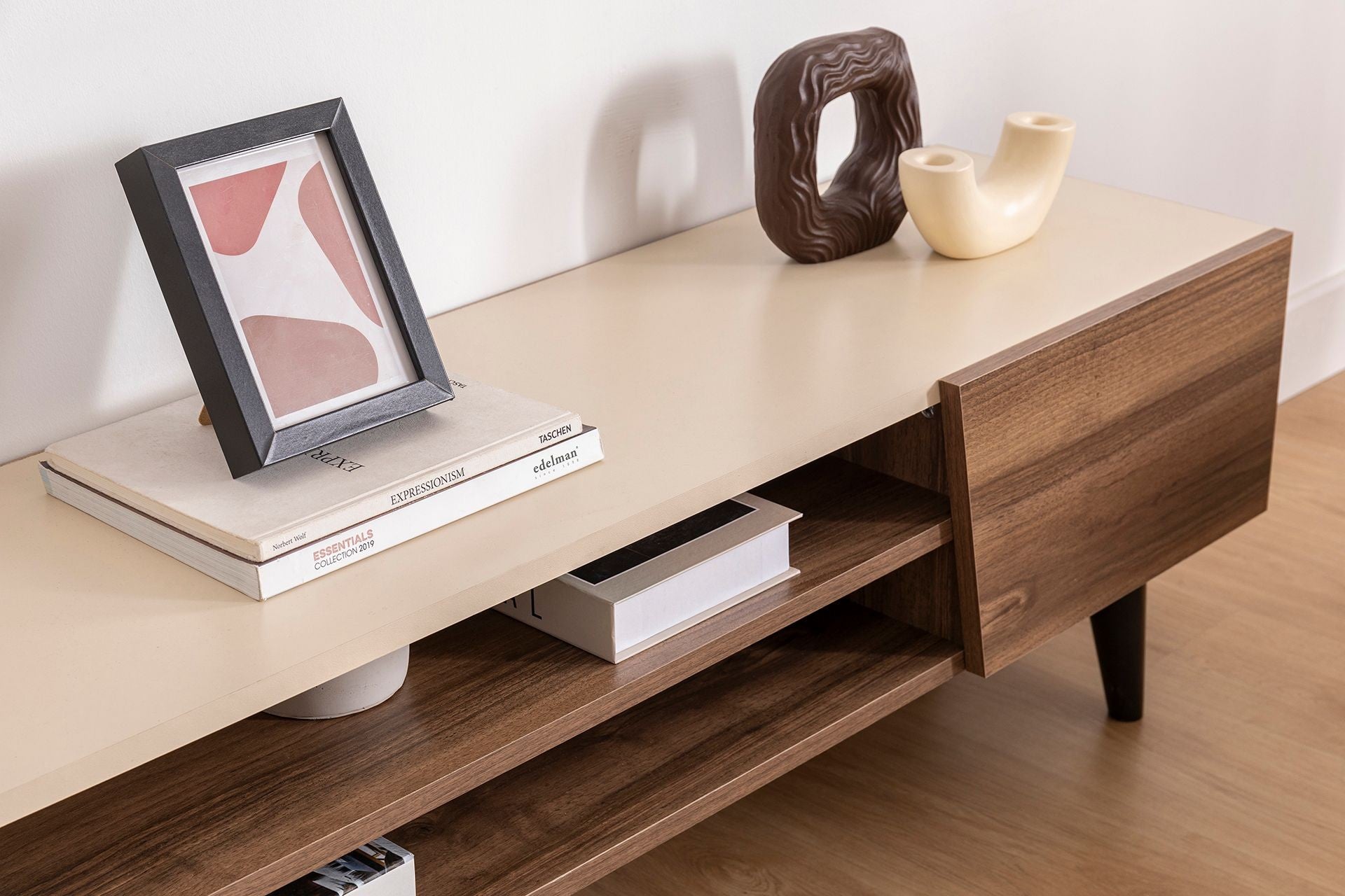 Móvel de TV – 180 x 37 x 45 cm – Nogueira e Bege – Painéis de partículas revestidos a melamina