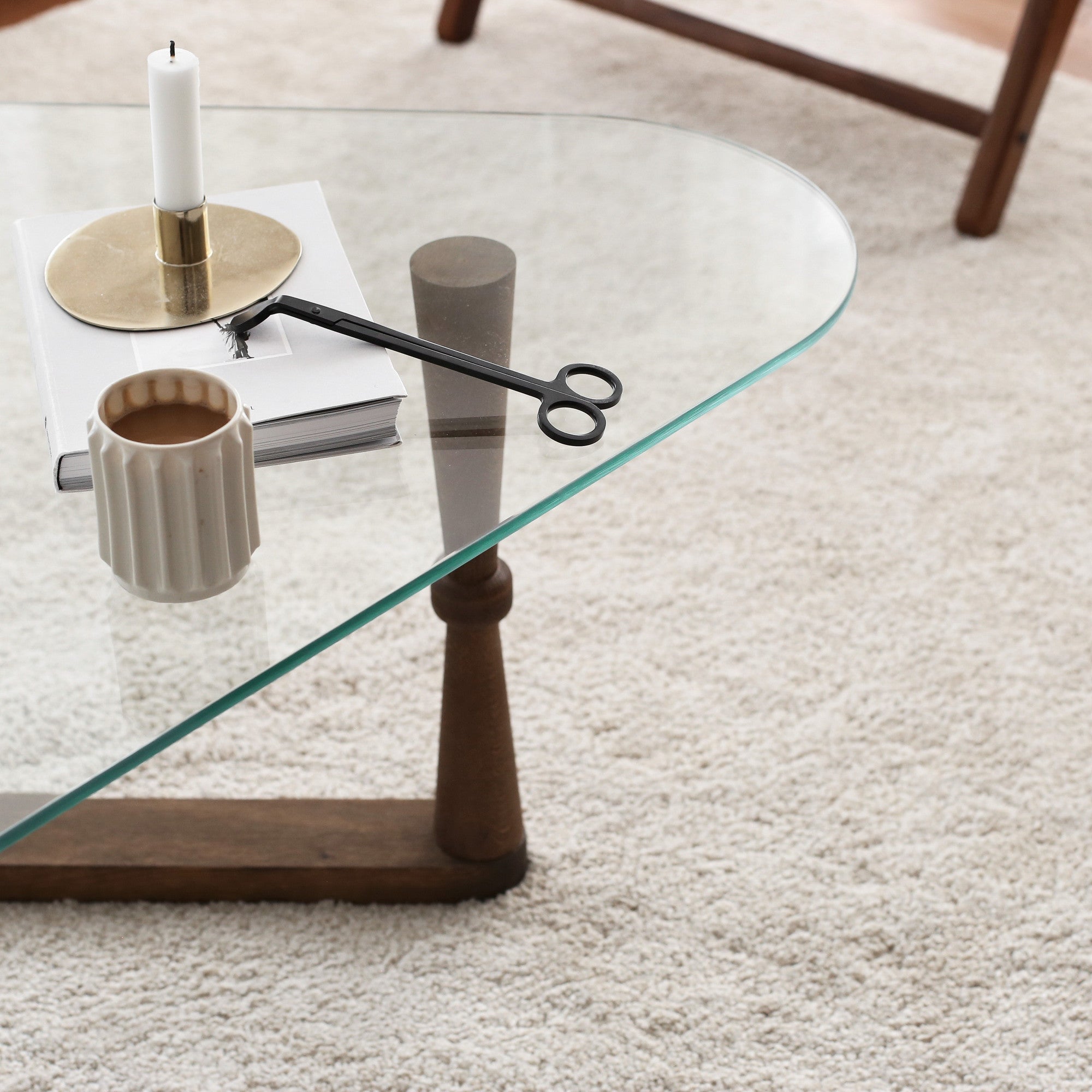 Mesa de Centro Elegante, Acabamento em Nogueira, 96 x 81 x 41 cm | 100% Madeira de Faia e Vidro Temperado | Design Rústico Moderno para Salas de Estar e Salas de Jantar
