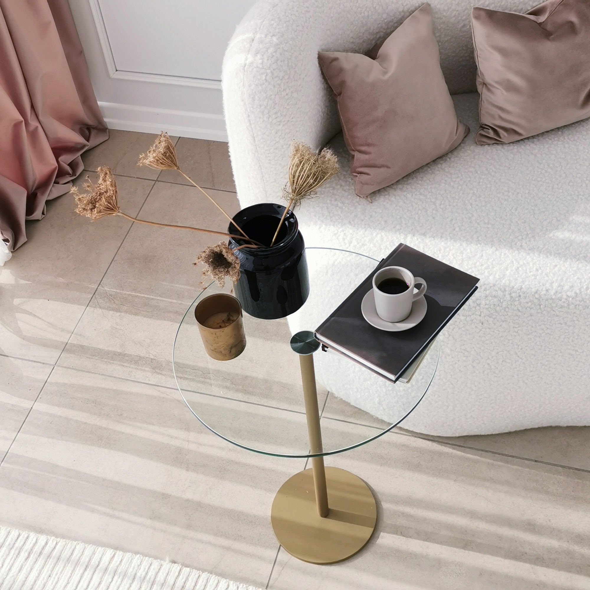 Mesa de Centro Moderna e Glamourosa, Acabamento Dourado, 40 x 50 x 40 cm | Tampo 100% Vidro Temperado, Pés de Metal, Antimanchas | Elegante e Funcional para Qualquer Espaço
