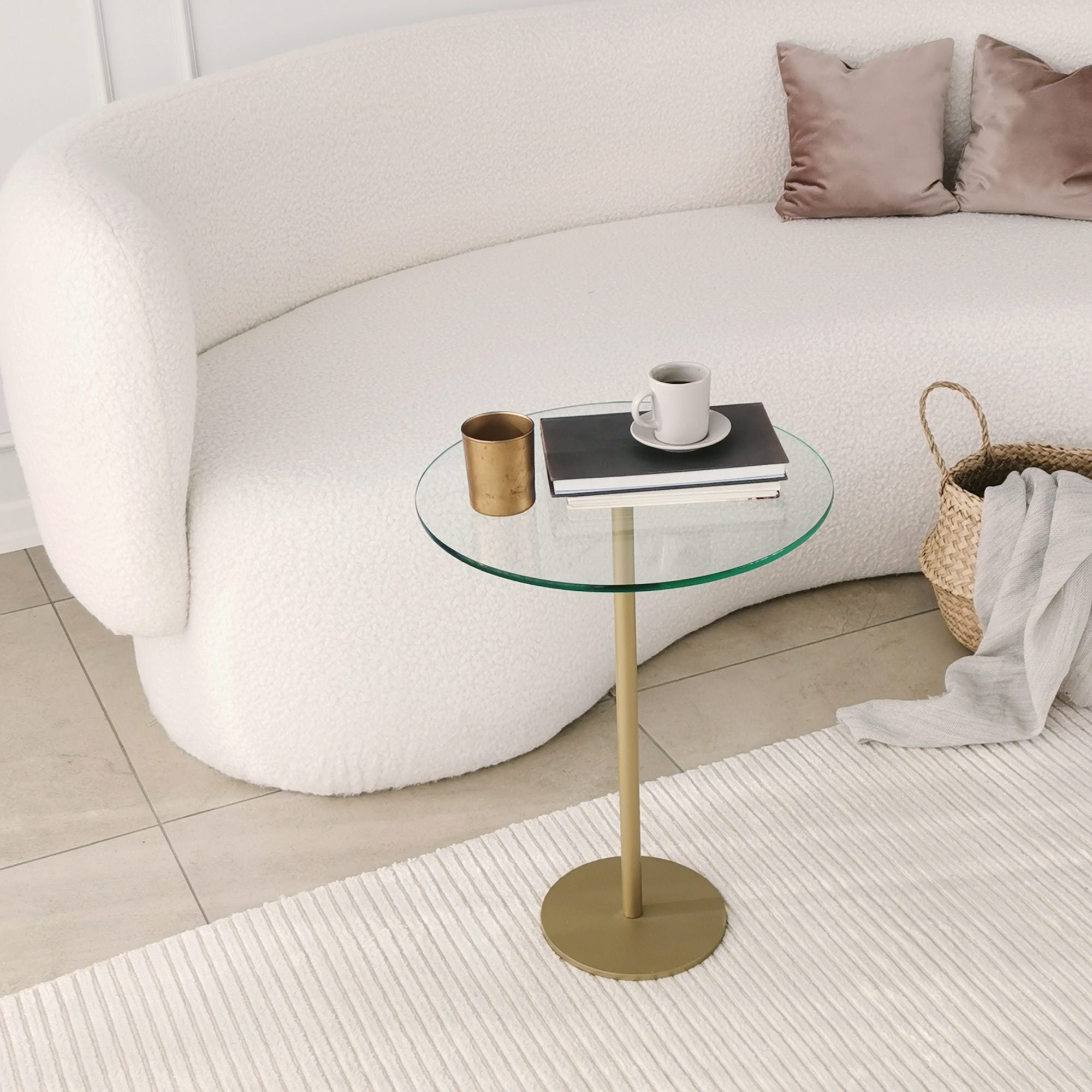 Mesa de Centro Moderna e Glamourosa, Acabamento Dourado, 40 x 50 x 40 cm | Tampo 100% Vidro Temperado, Pés de Metal, Antimanchas | Elegante e Funcional para Qualquer Espaço