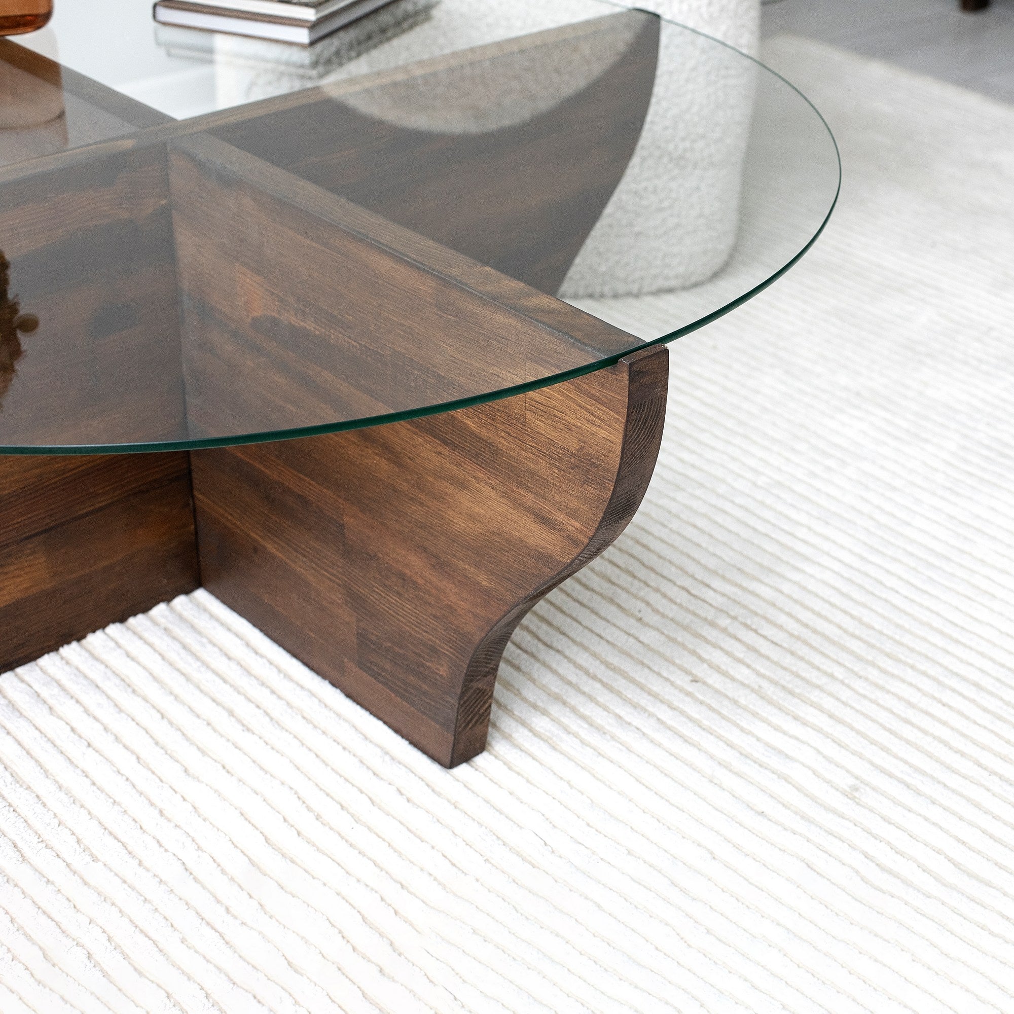 Mesa de Centro Elegante em Nogueira, 92 x 35 x 92 cm | Tampo 100% em Vidro Temperado e Estrutura em Metal | Design Moderno para Salas de Estar e Lounges