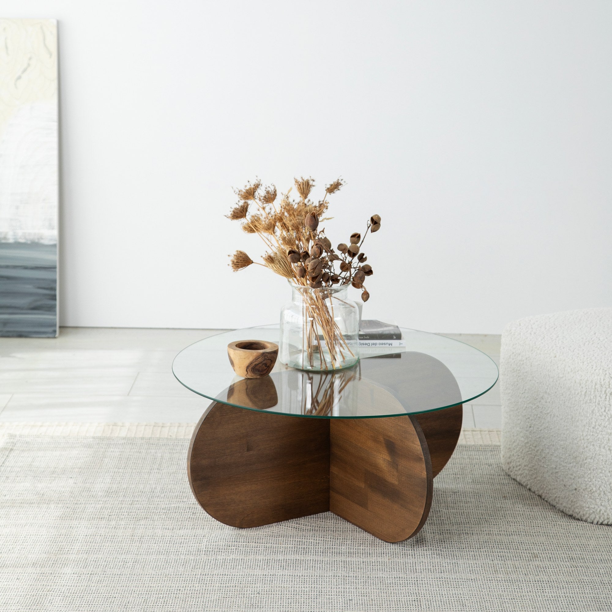 Mesa de Centro Elegante, Cor Nogueira, 75 x 35 x 75 cm | Tampo 100% Vidro Temperado e Estrutura em Madeira Maciça de Pinho | Perfeita para Salas de Estar Modernas