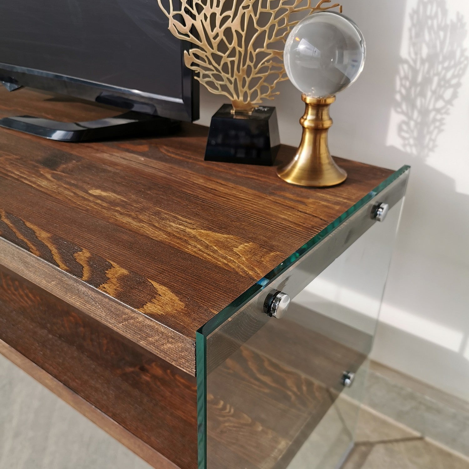 Suporte de TV moderno, cor nogueira, 120 cm x 45 cm x 35 cm | 100% madeira maciça de pinho e vidro temperado | Montável na parede, várias prateleiras, elegante e funcional