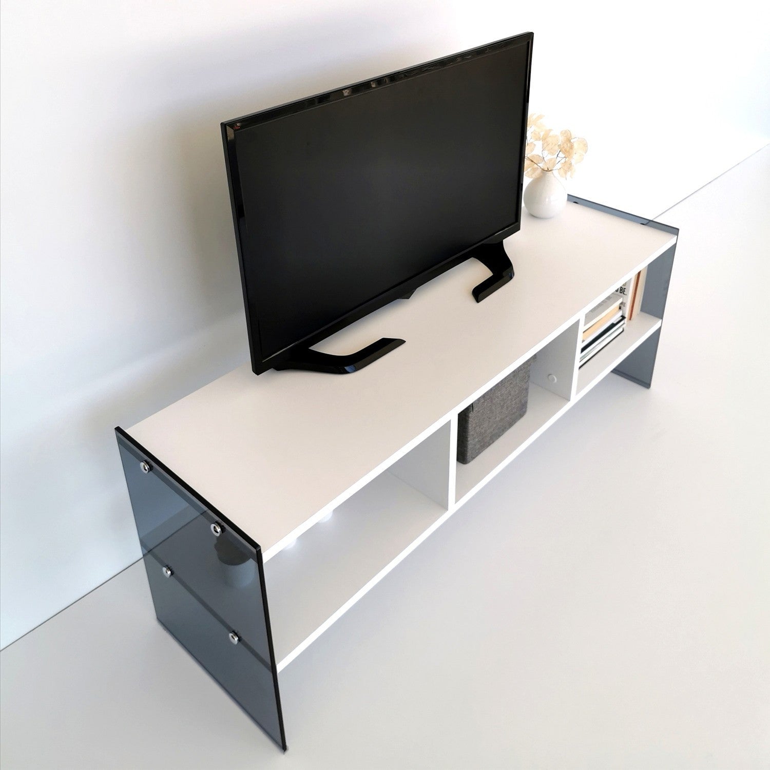 Suporte de TV moderno com prateleiras, branco e fumê, 120 x 45 x 35 cm | Painel de partículas 100% revestido de melamina e vidro temperado | Montável na parede, elegante e funcional