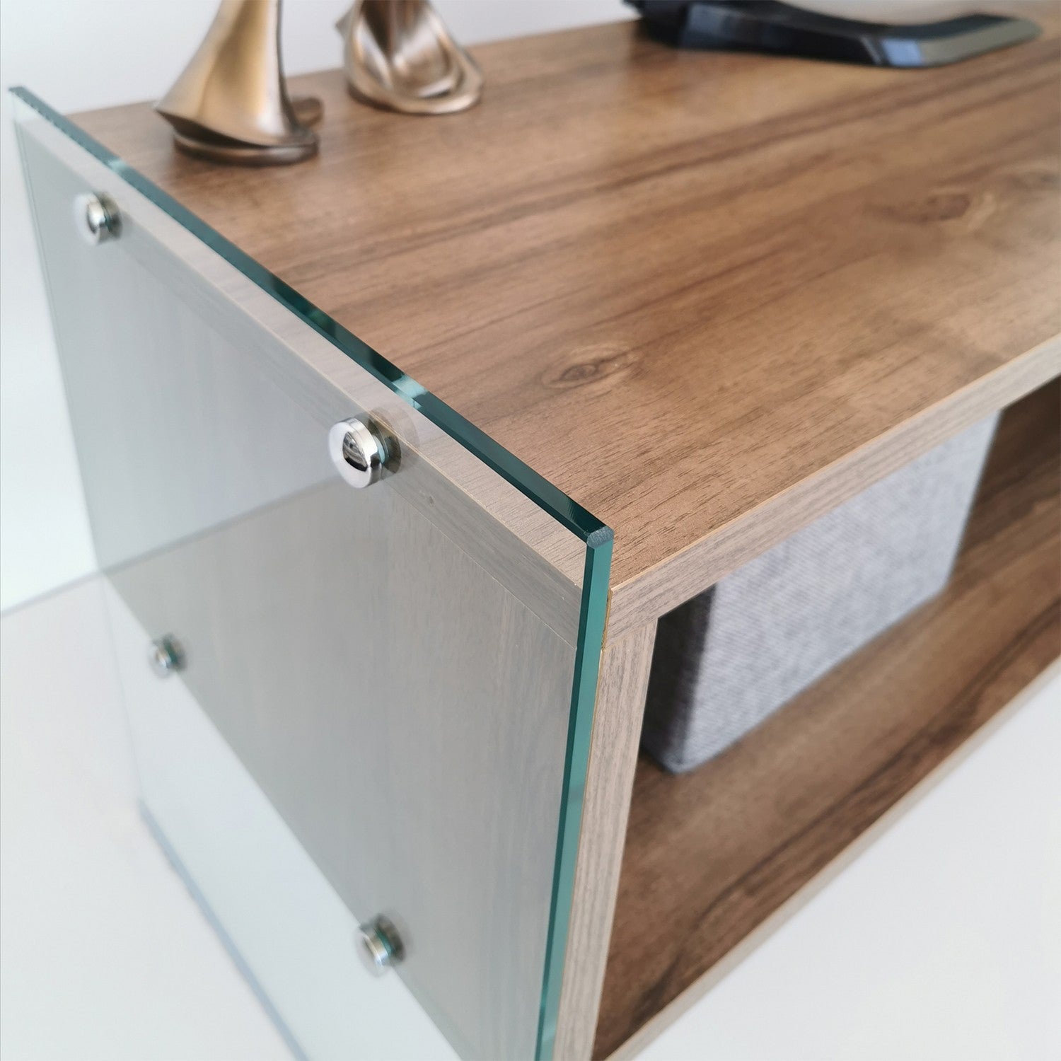 Suporte de TV moderno com prateleiras, acabamento em nogueira, 120 x 45 x 35 cm | Painel de partículas 100% revestido em melamina e vidro temperado | Montável na parede, elegante e funcional