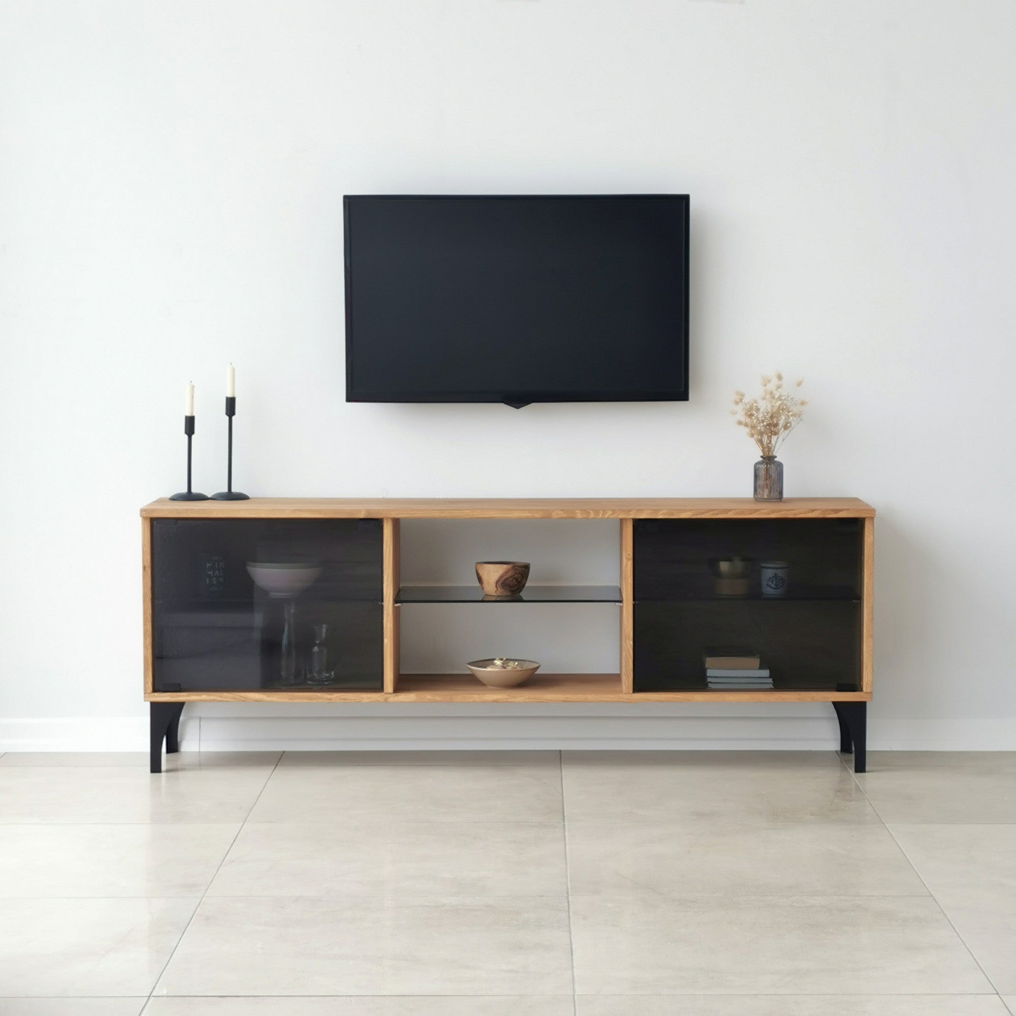 Móvel de TV moderno com estrutura de metal 100% madeira maciça de pinho e antiferrugem, acabamento em carvalho, 150 x 40 x 30 cm | Design antibacteriano, elegante e funcional, montagem necessária