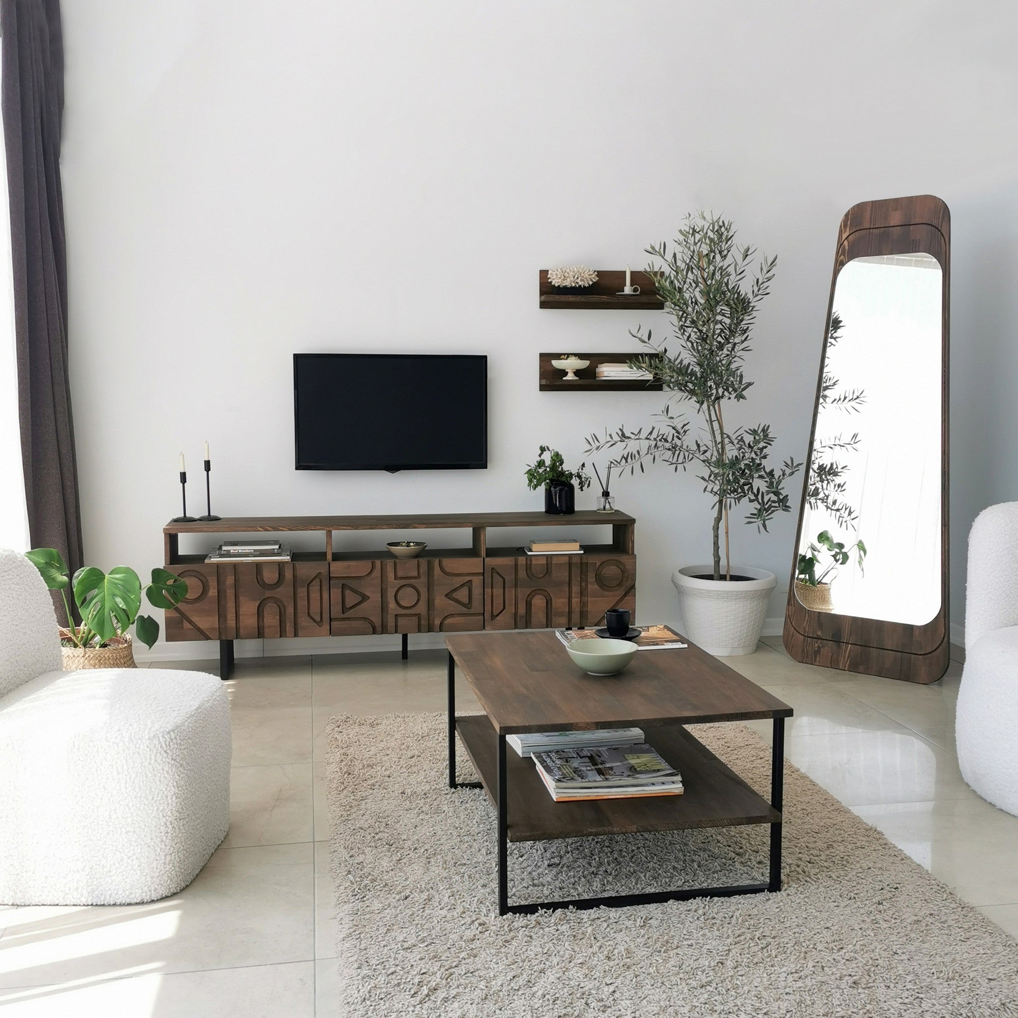 Móvel de TV rústico em nogueira com estrutura de metal, 100% madeira maciça de pinho, pés antibacterianos e antiferrugem | 170 x 40 x 30 cm | Elegante e funcional para espaços modernos