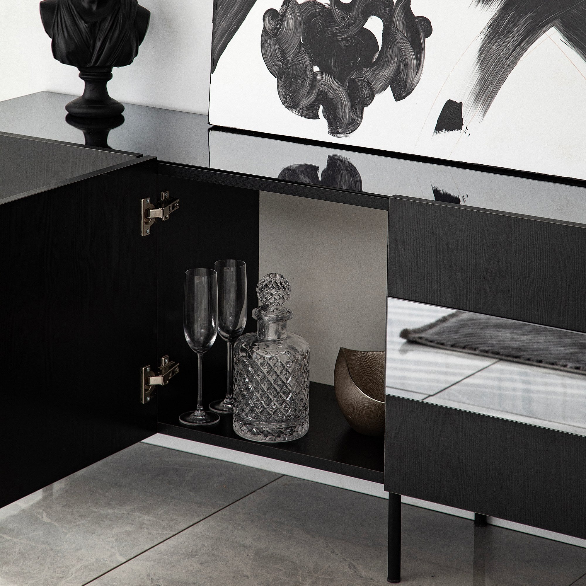 Suporte de TV elegante, preto e fumê, 180 x 59 x 35 cm | Painel de partículas 100% revestido em melamina, 18 mm de espessura | Design moderno para salas de estar e espaços de entretenimento