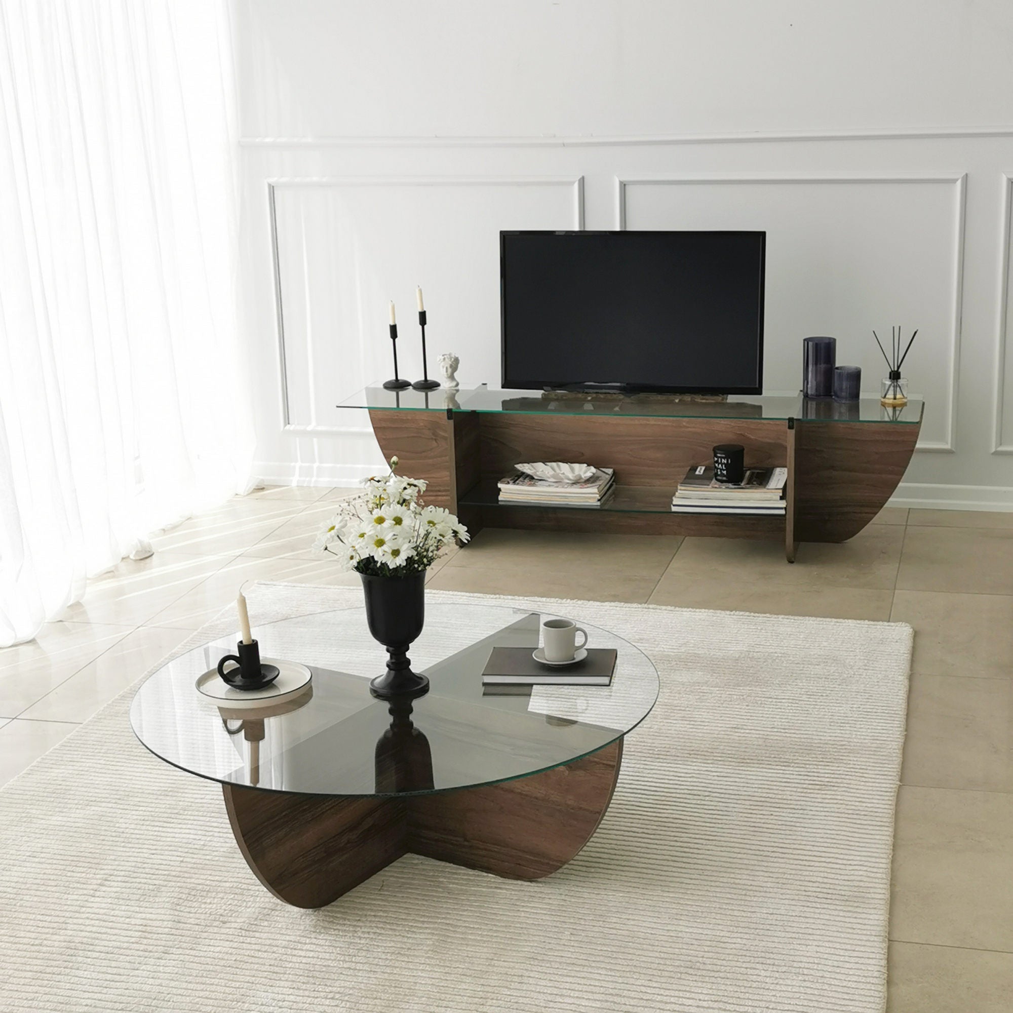 Suporte de TV escandinavo, nogueira, 158 x 40 x 35 cm | 100% vidro temperado e aglomerado revestido de melamina, 18 mm de espessura | Design elegante e funcional para salas de estar modernas