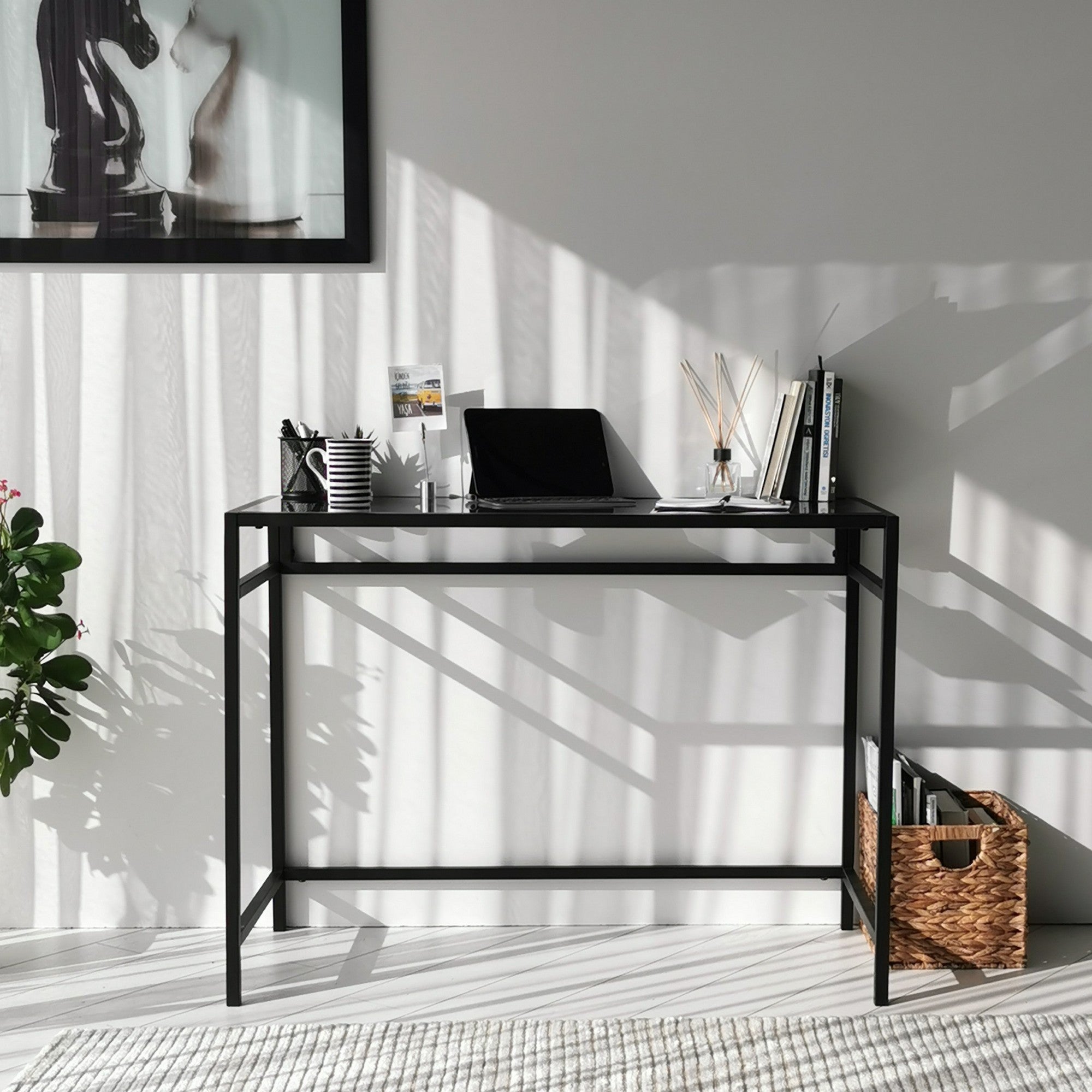 Secretária de Estudo/Escritório Moderna com Tampo 100% em Vidro Temperado, Estrutura de Metal, 100x75x45 cm, Montável na Parede, Cores Preto e Fumê | Design Industrial Elegante para Escritório em Casa