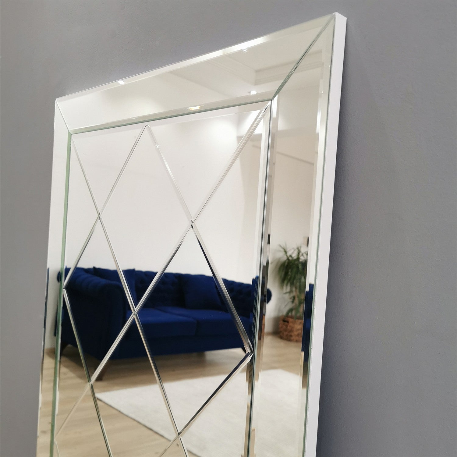 Espelho de Parede Elegante Prateado, 65 x 130 cm | 100% MDF, Montado, Ajustável Horizontal e Verticalmente | Perfeito para Hotelaria e Decoração Moderna