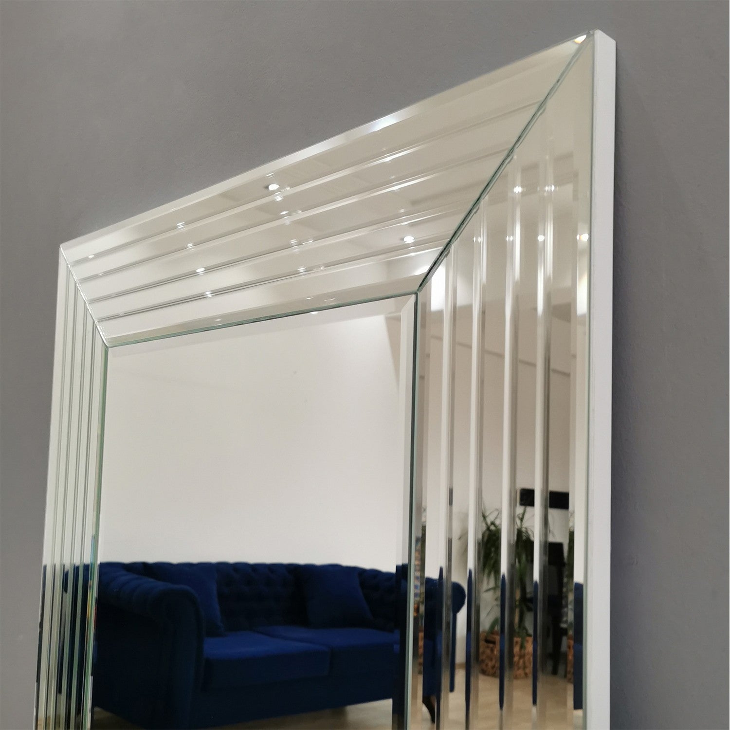 Espelho de Parede Moderno Prateado, 130 x 65 cm, 100% MDF | Ajustável Horizontal e Verticalmente | Montado, Perfeito para Hotéis e Espaços Contemporâneos