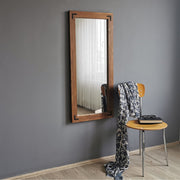 Espelho elegante em nogueira, 50 cm x 110 cm | 100% madeira maciça de pinho, montável na parede, ajustável | Design boêmio e rústico para decoração de casa e hotel