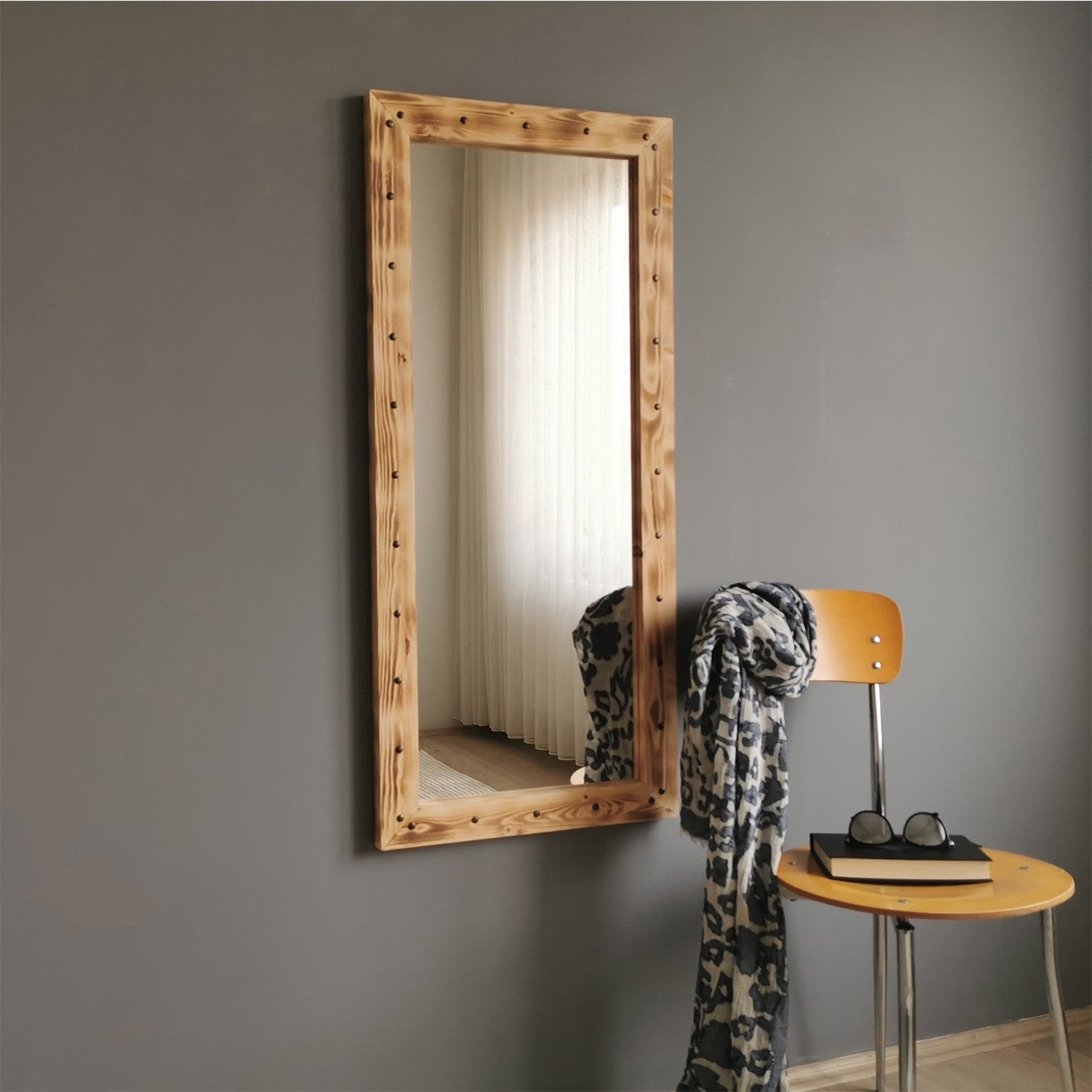 Espelho elegante em nogueira, 50 cm x 110 cm | 100% madeira maciça de pinho, montável na parede, ajustável | Perfeito para decoração rústica e tradicional