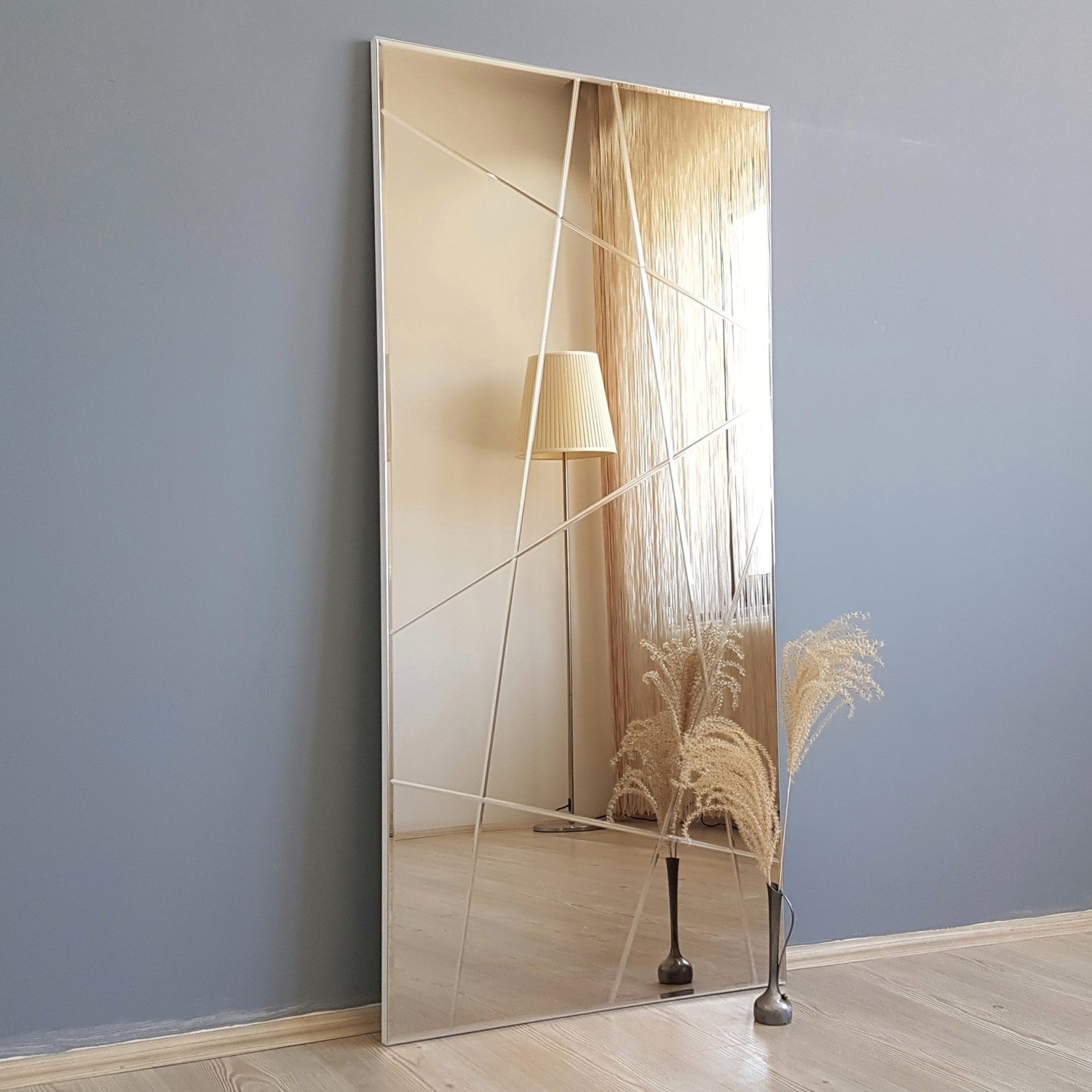 Espelho de parede prateado elegante, 62 x 130 cm | 100% MDF, montado, ajustável horizontal e verticalmente | Perfeito para decoração moderna de hotéis e residências