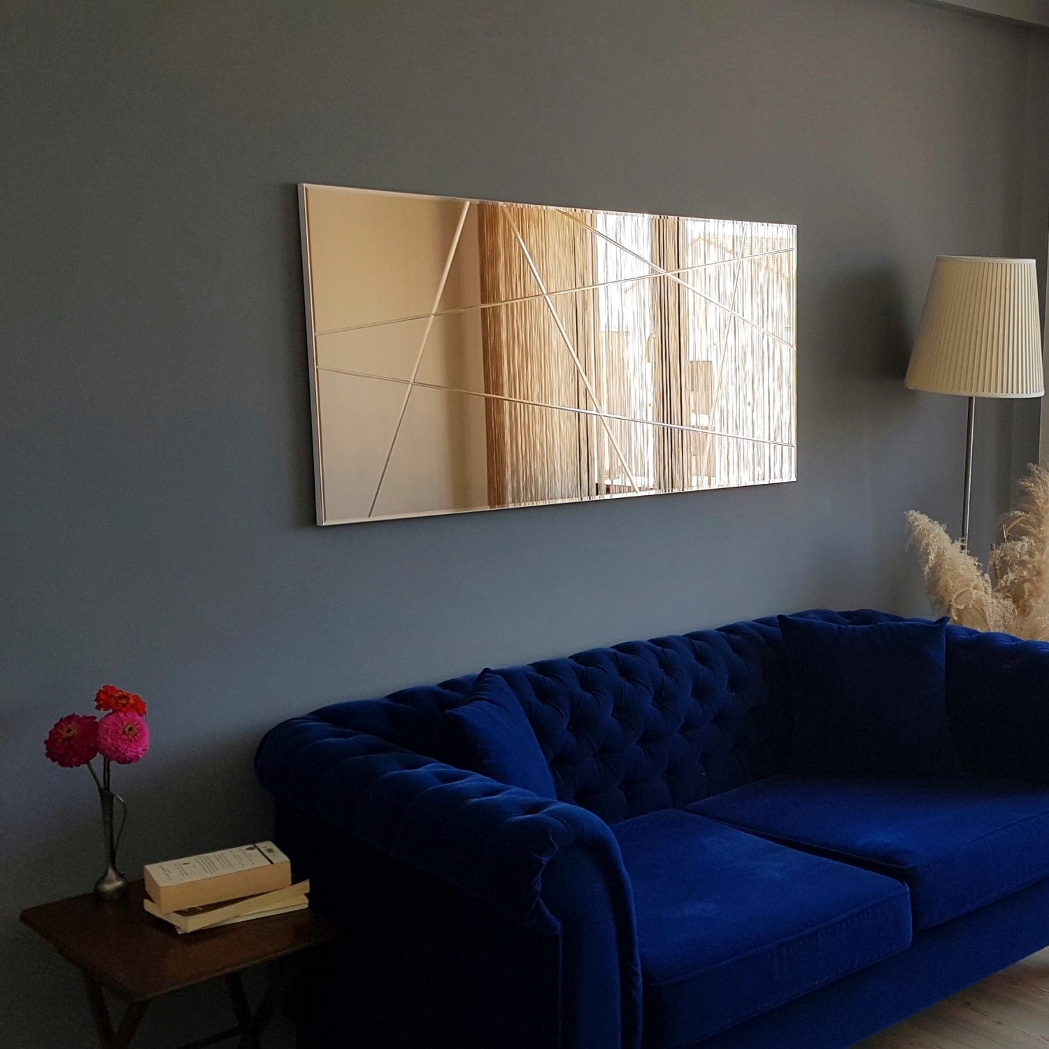 Espelho de parede elegante em bronze, 130 x 62 x 2,2 cm | 100% MDF, montado, ajustável horizontal e verticalmente | Perfeito para decoração moderna de hotéis e residências