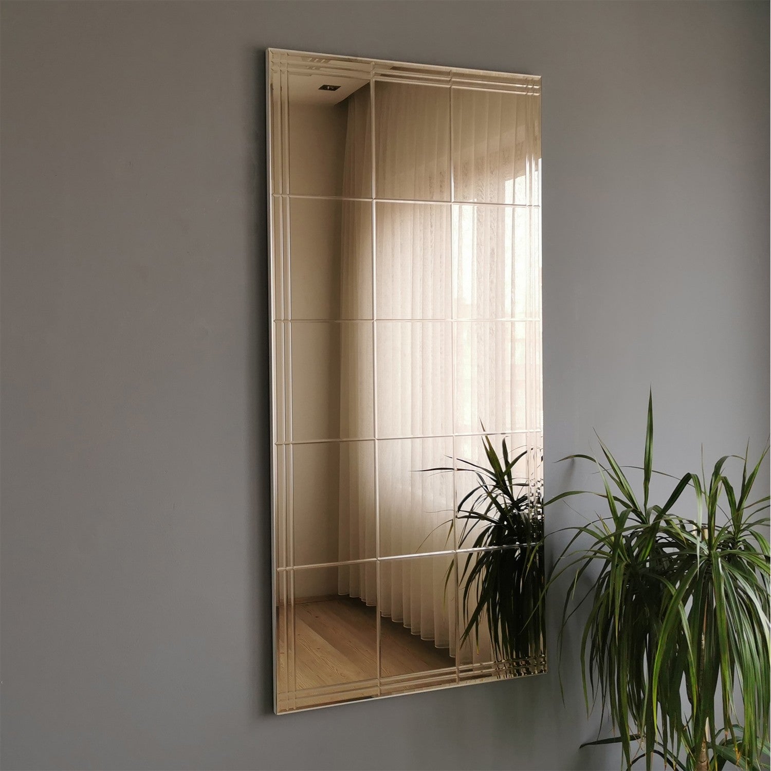 Espelho de parede prateado elegante, 62 x 130 cm | 100% MDF, montado, ajustável horizontal e verticalmente | Perfeito para decoração moderna de hotéis e residências