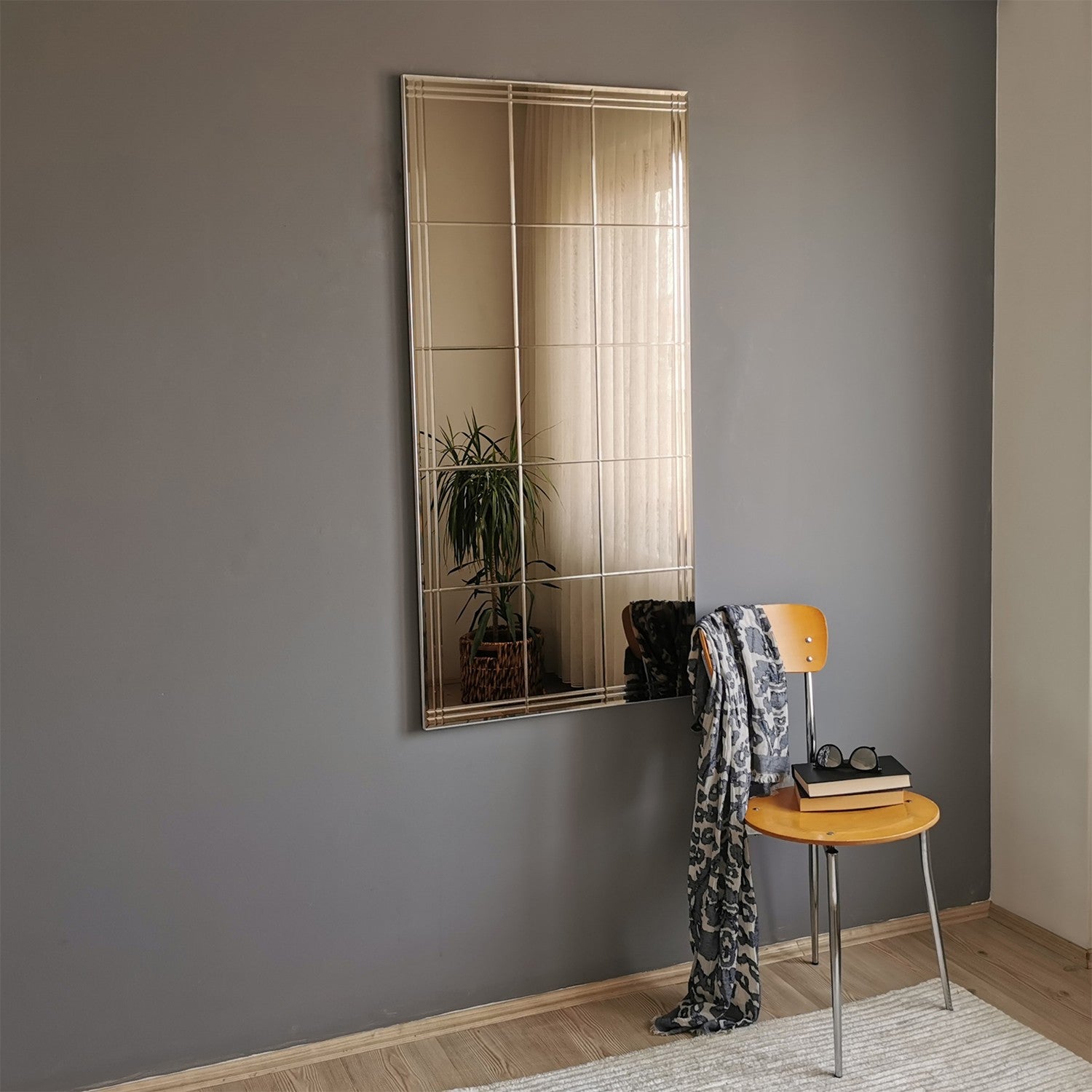 Espelho de parede prateado elegante, 62 x 130 cm | 100% MDF, montado, ajustável horizontal e verticalmente | Perfeito para decoração moderna de hotéis e residências