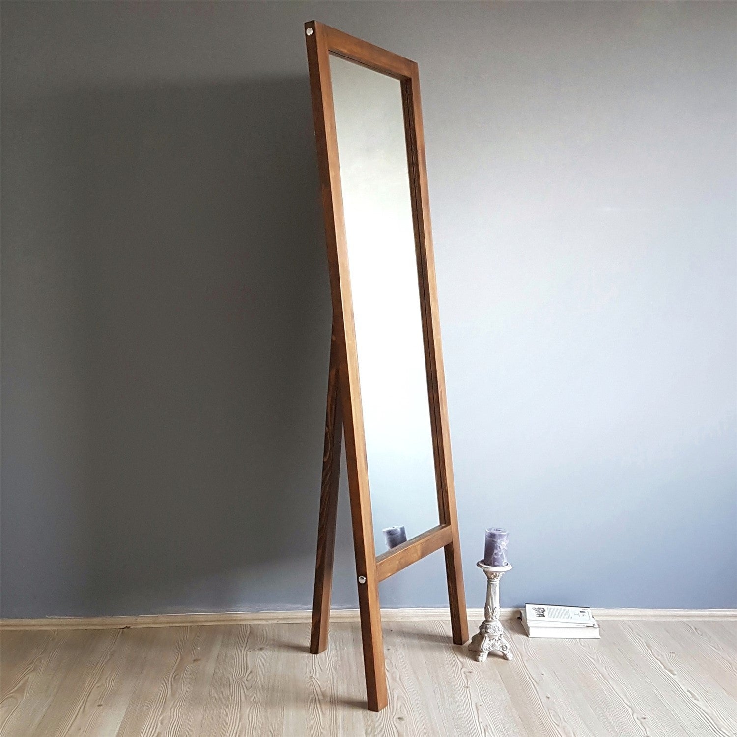 Espelho elegante estilo Cheval com prateleiras, 55 cm x 170 cm, 100% madeira maciça de pinho, cor nogueira | Montável na parede, montado | Design boêmio e rústico