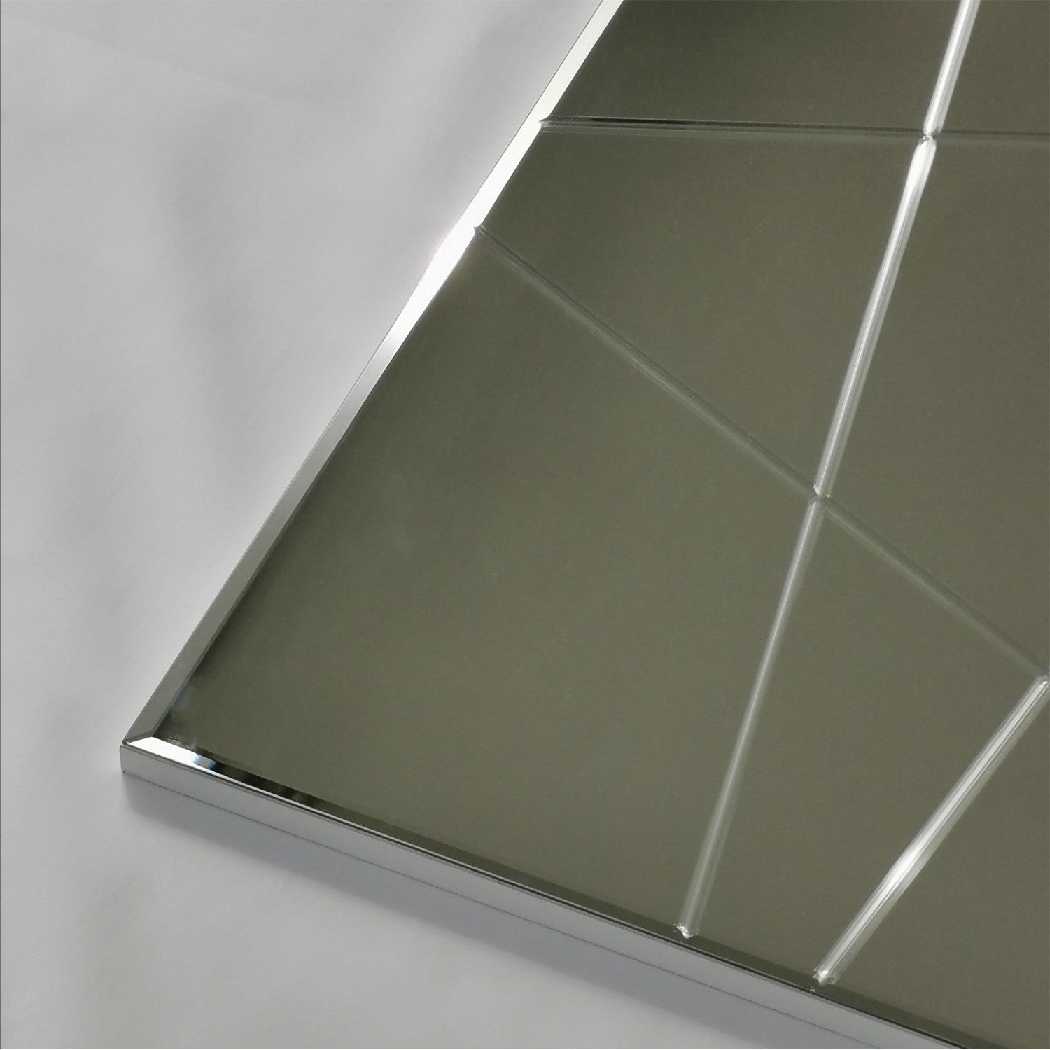 Espelho de parede prateado elegante, 62 x 130 cm, 100% MDF, 2,2 cm de espessura | Montado e pronto para pendurar | Perfeito para decoração moderna de hotéis e residências