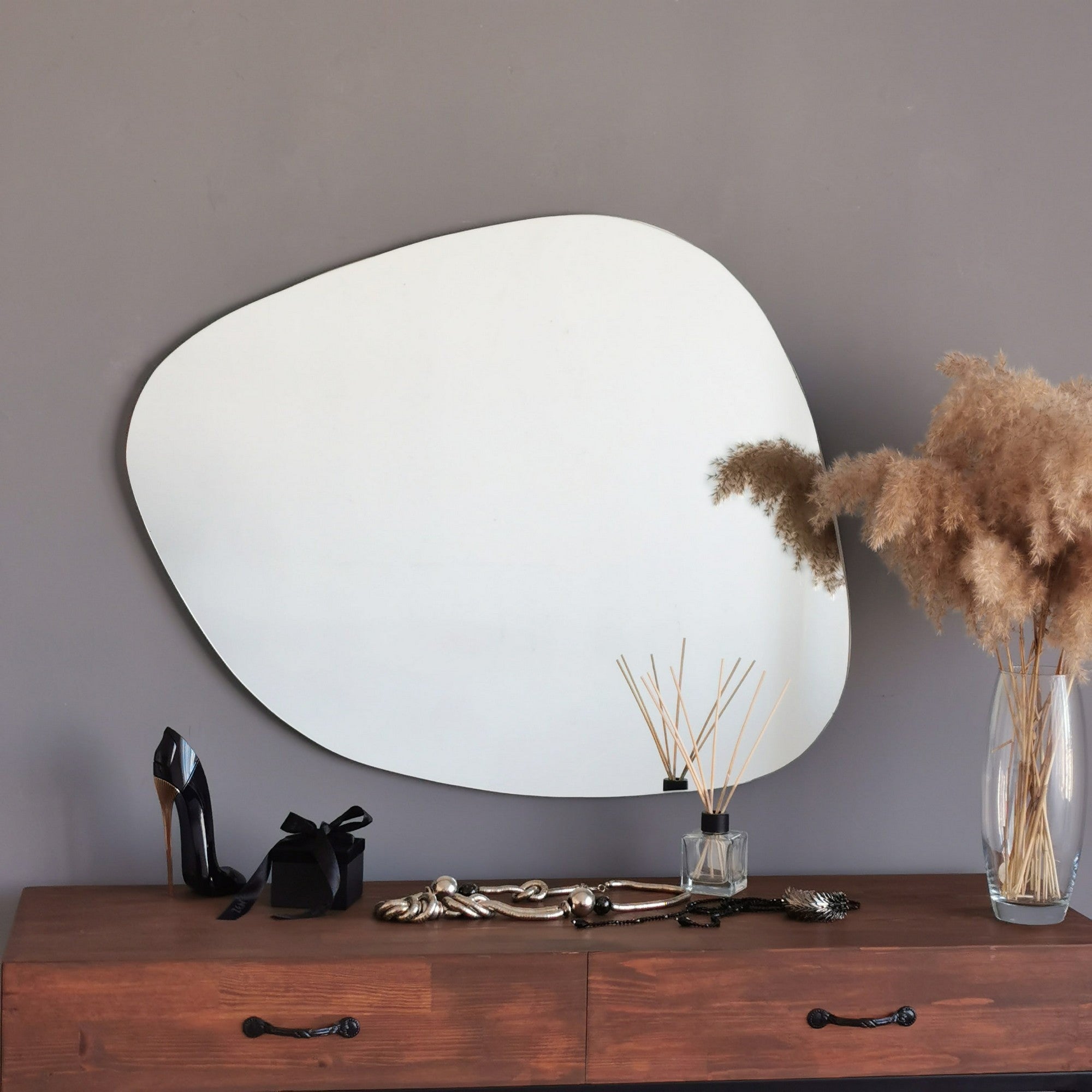 Espelho de parede moderno, 75 x 58 x 2,2 cm, MDF branco | Montado, design escandinavo | Perfeito para hotéis e espaços contemporâneos