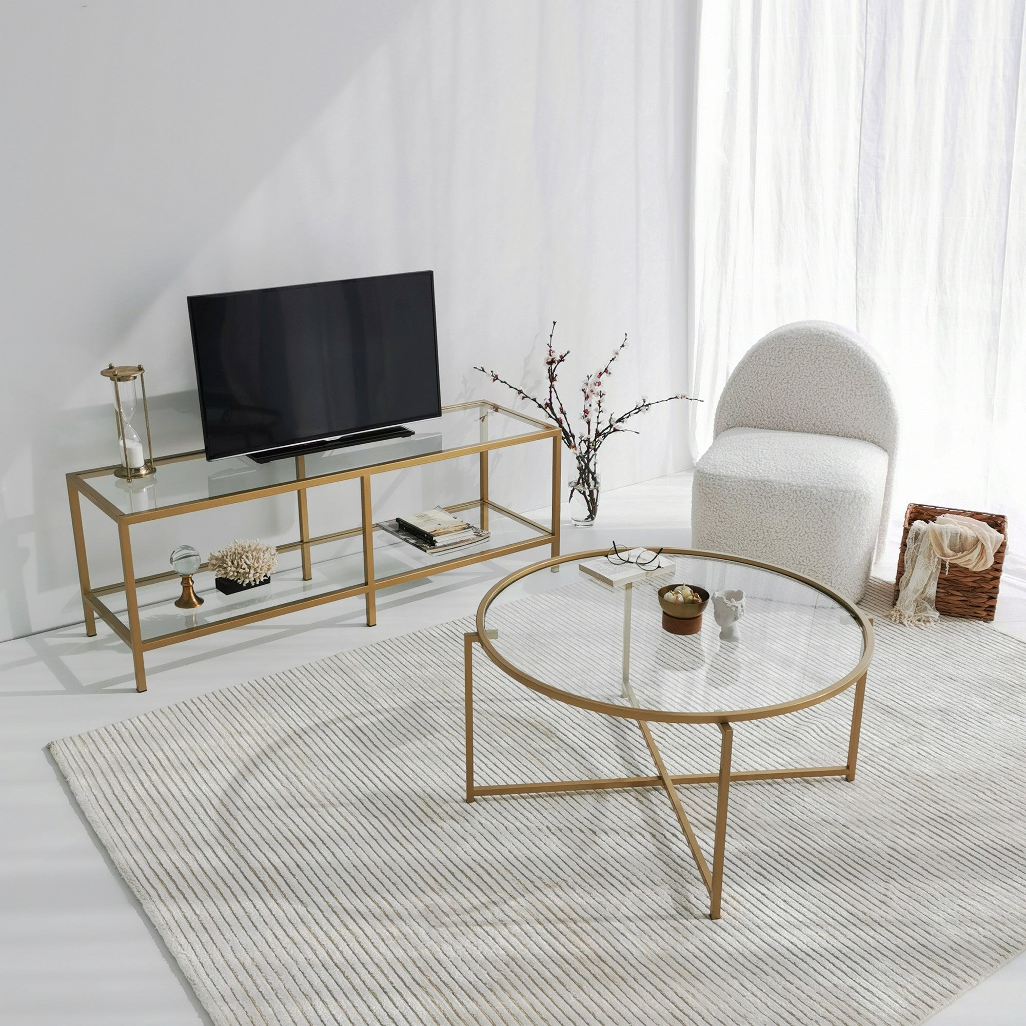 Suporte de TV moderno dourado, 130 cm | Estrutura 100% em vidro temperado e metal, 4 mm de espessura | Montável na parede com várias prateleiras | Design glamoroso para salas de estar elegantes