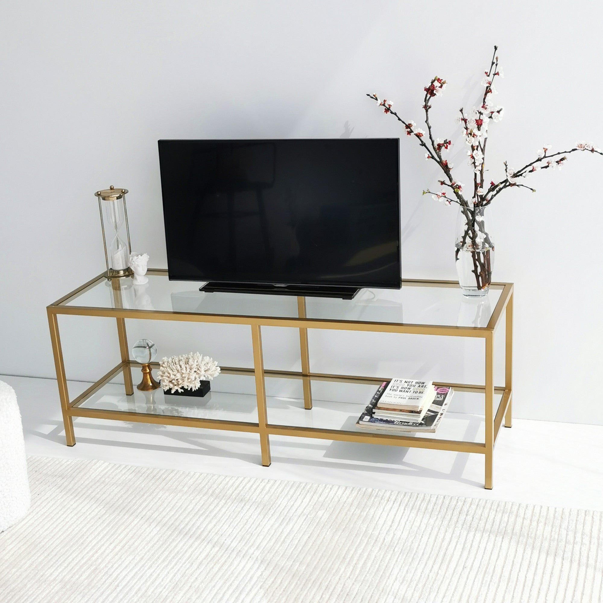 Suporte de TV moderno dourado, 130 cm | Estrutura 100% em vidro temperado e metal, 4 mm de espessura | Montável na parede com várias prateleiras | Design glamoroso para salas de estar elegantes