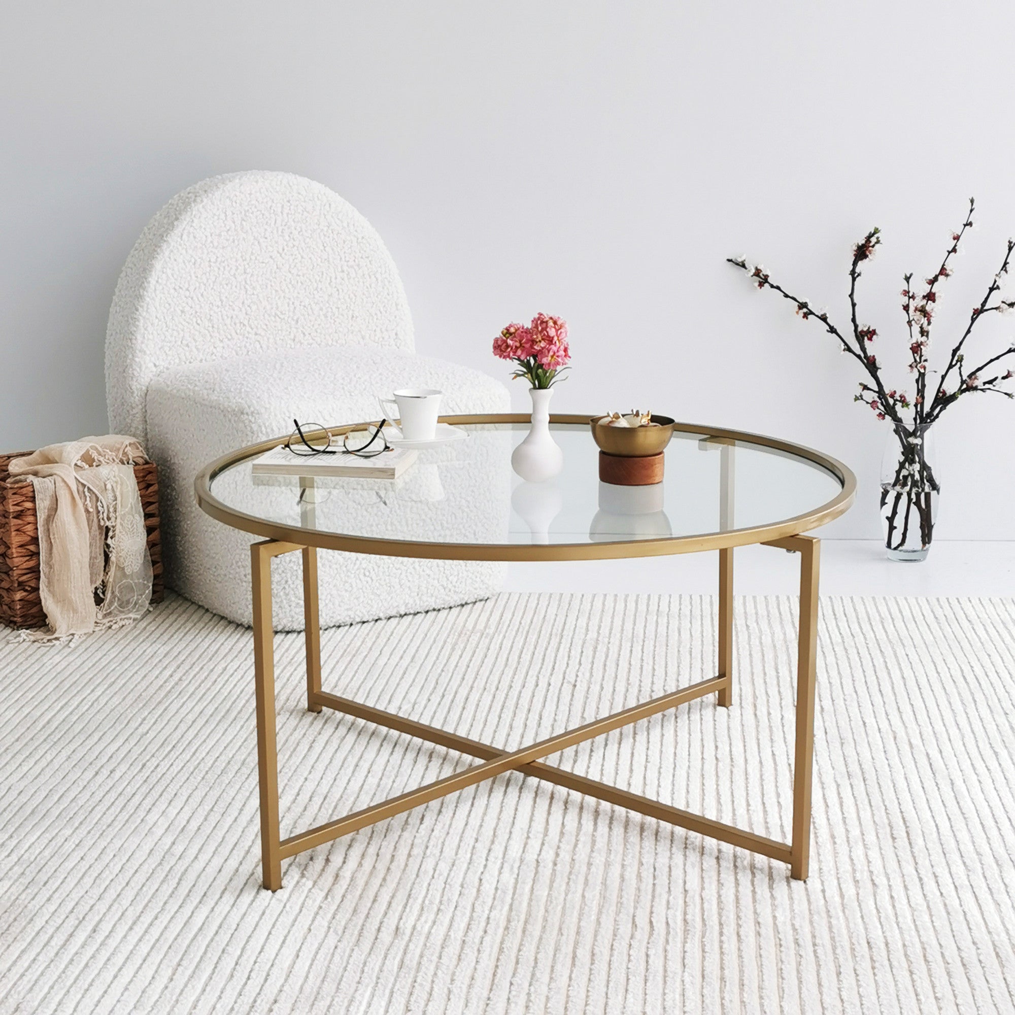 Mesa de Centro Moderna e Glamourosa, 83 x 83 x 40 cm, 100% Vidro Temperado e Estrutura em Metal, Acabamento Dourado Elegante | Perfeita para Salas de Estar e Lounges Elegantes