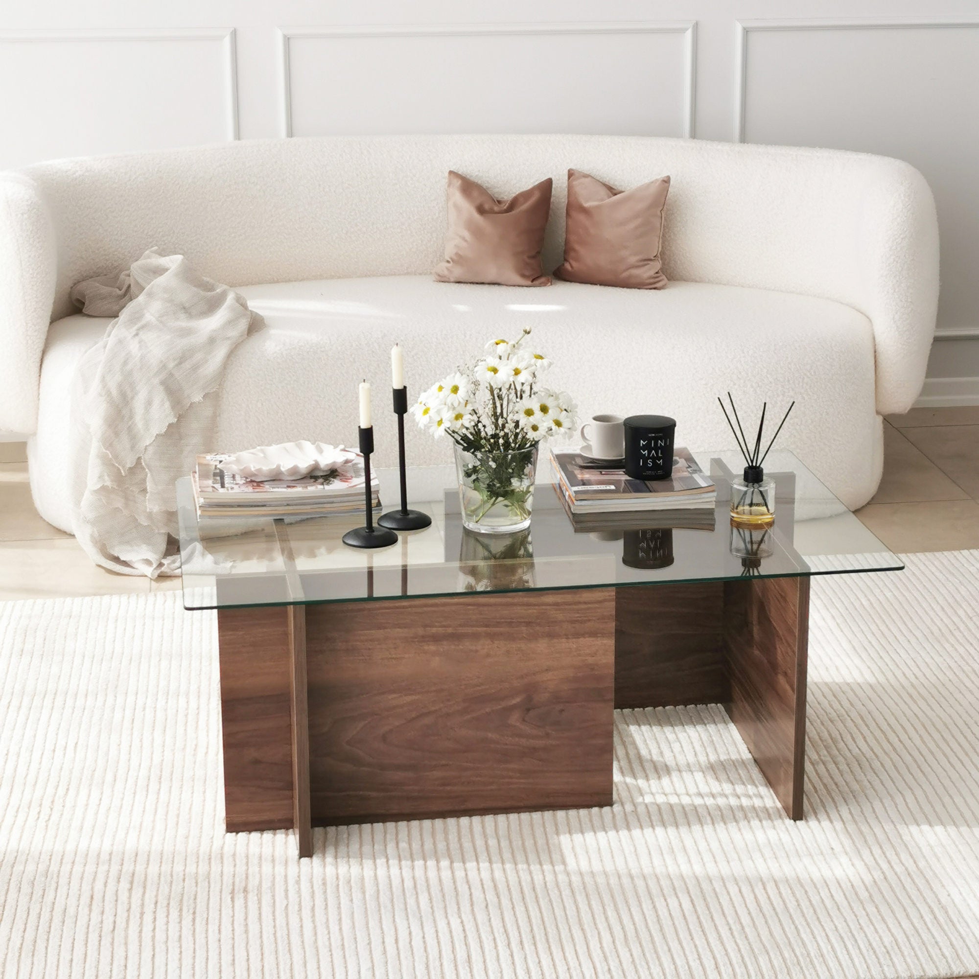 Mesa de Centro Elegante em Nogueira, 105 x 65 x 40 cm | Tampo 100% Vidro Temperado, 100% Aglomerado Revestido em Melamina, 18 mm de Espessura | Perfeita para Salas de Estar em Estilo Campestre