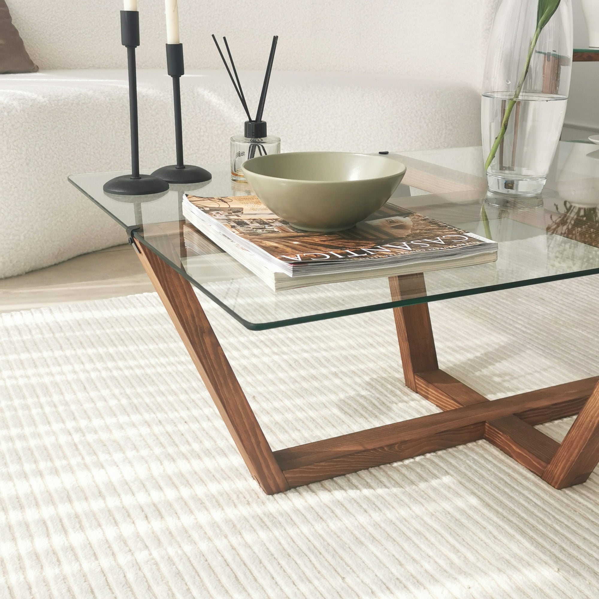 Mesa de Centro Moderna, Cor Nogueira, 105 x 65 x 35 cm | Tampo 100% Vidro Temperado, Estrutura 100% Madeira Maciça de Pinho, Design Elegante e Rústico para Casa