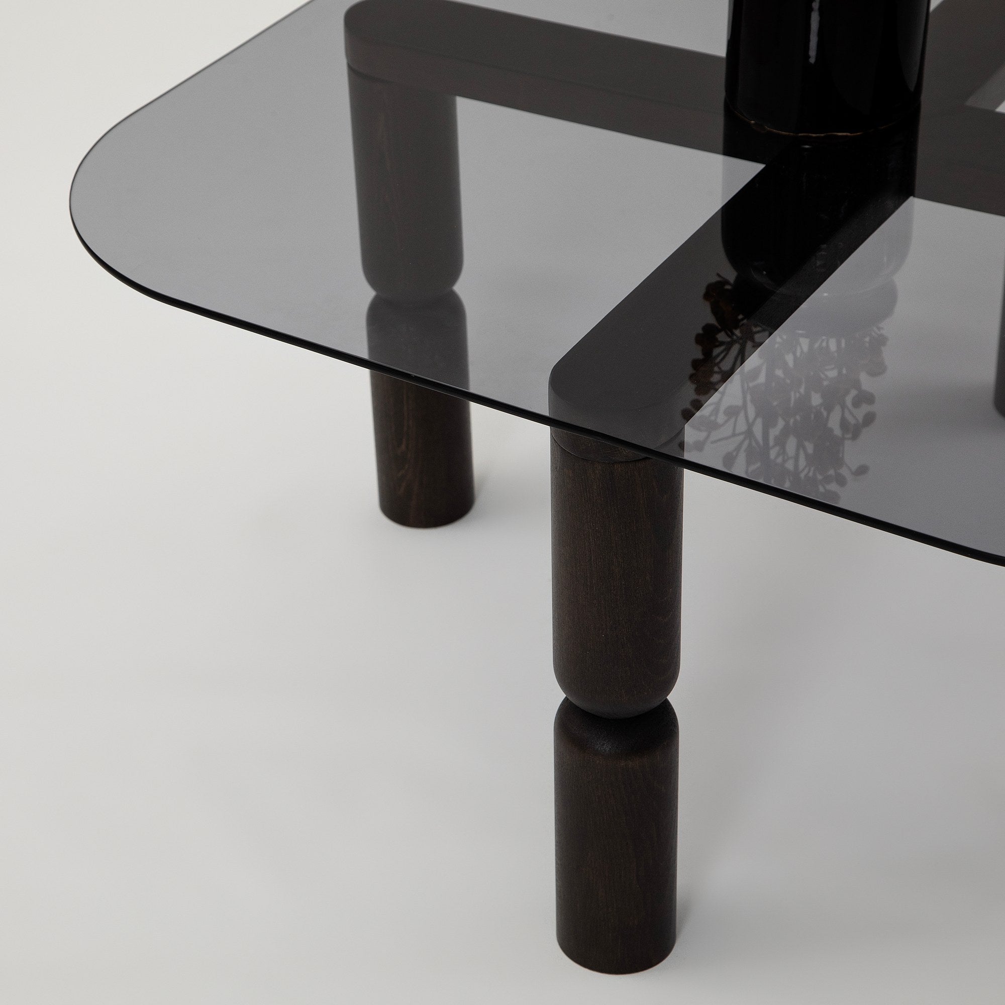 Mesa de centro elegante, 80 cm x 40 cm x 80 cm | Estrutura 100% em vidro temperado e madeira de faia | Cores elegantes em antracite e fumê, perfeita para ambientes modernos