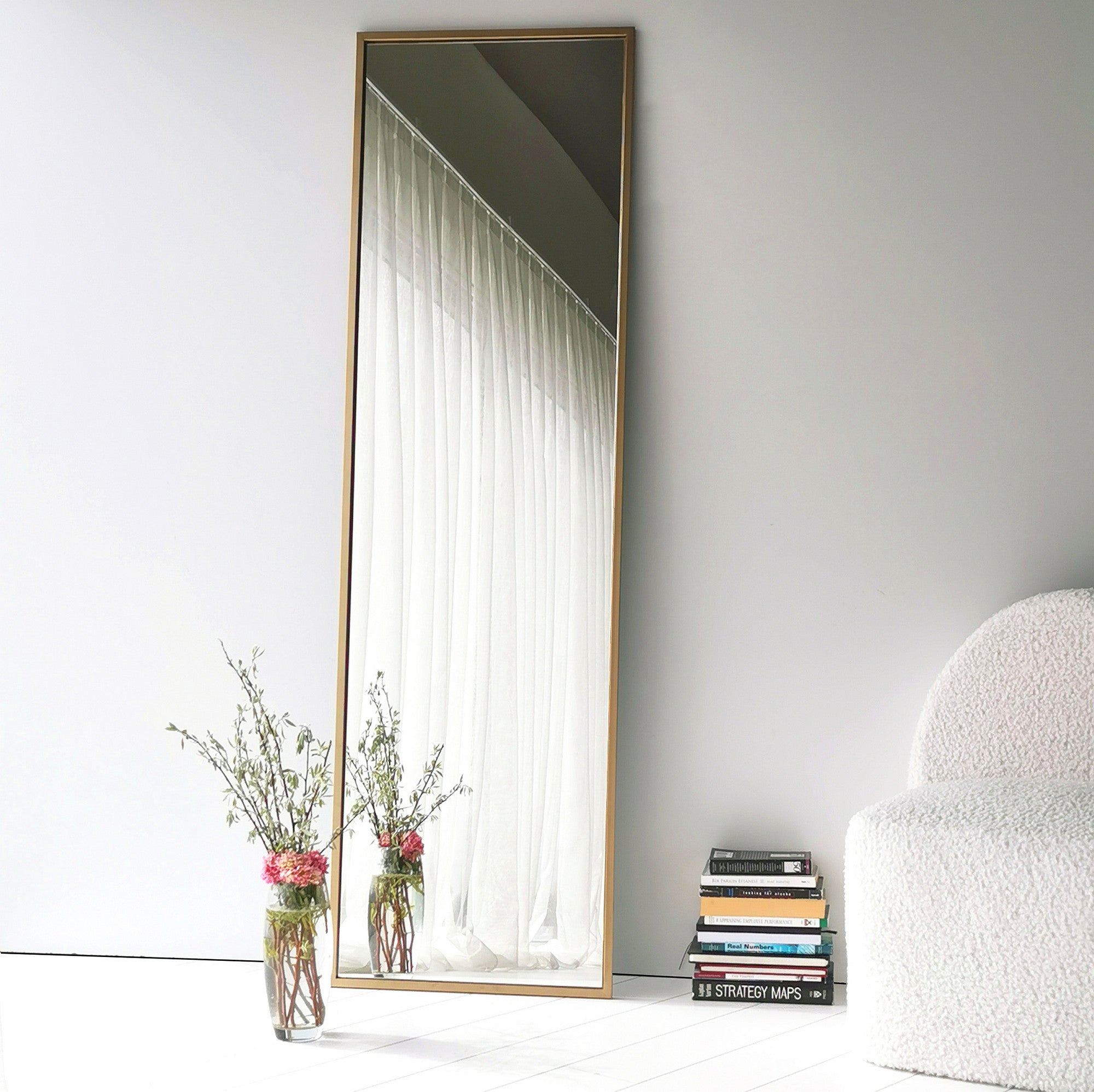 Espelho Cheval Elegante com Moldura de Metal Dourado, 50 cm x 170 cm | Inclui Espelho e Prateleiras, Montável na Parede | Design Moderno e Glamouroso para Casa e Hotel