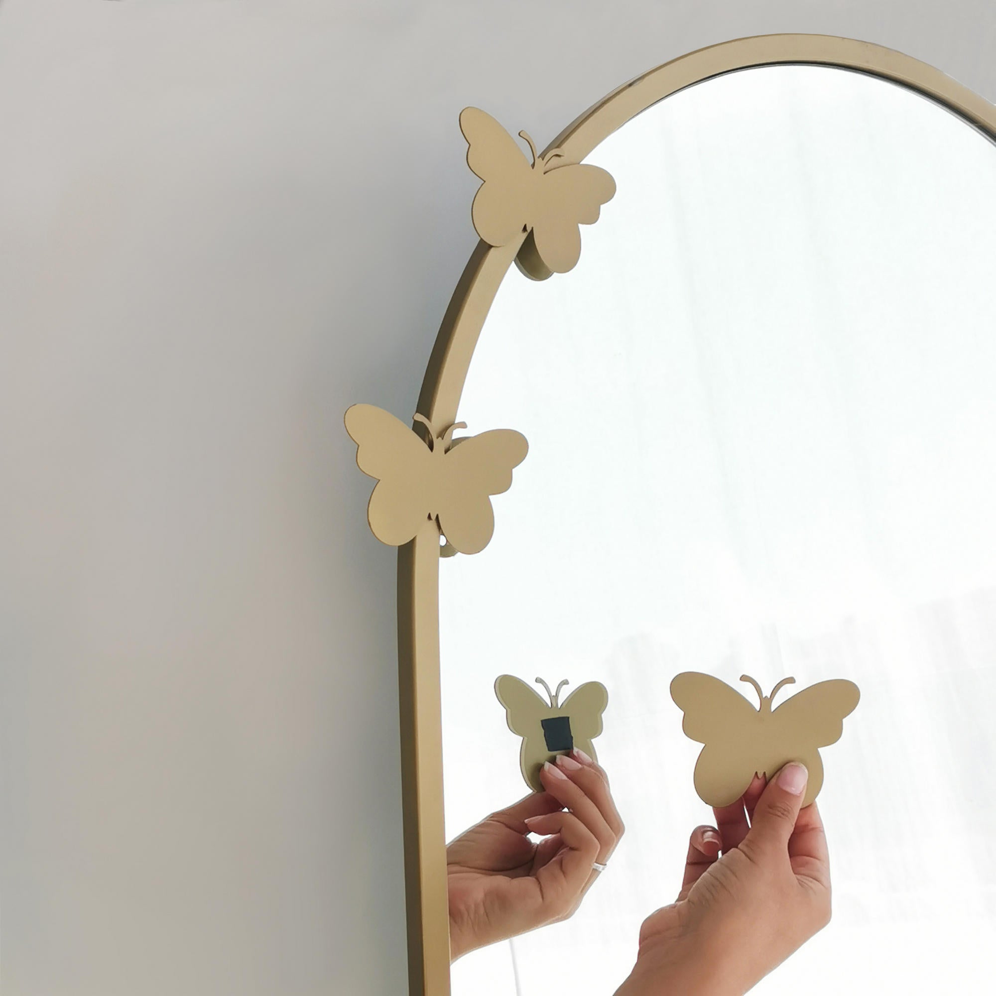 Espelho Cheval Elegante, Dourado Fosco, 65 x 180 x 1,5 cm | Estrutura 100% Metal, Resistente à Umidade, Montável na Parede, Ajustável | Design Moderno e Glamouroso para Qualquer Espaço