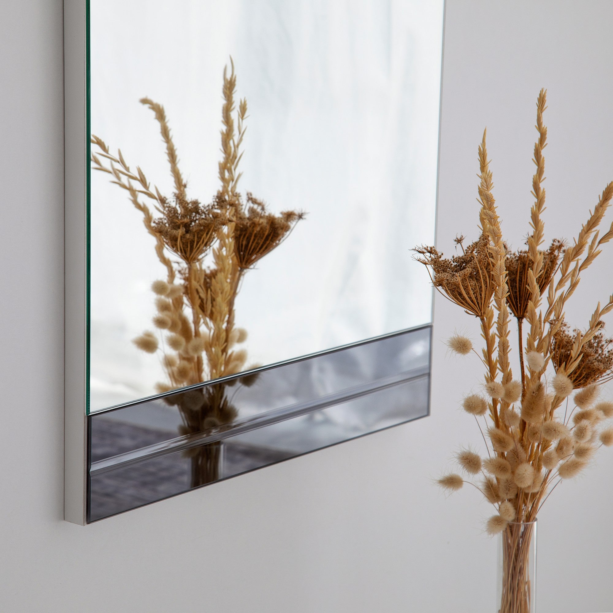 Espelho de parede moderno, branco, 40 x 120 x 2,2 cm | 100% revestido em melamina, resistente à umidade, com fita de PVC | Design ajustável e ecológico para residências e hotéis