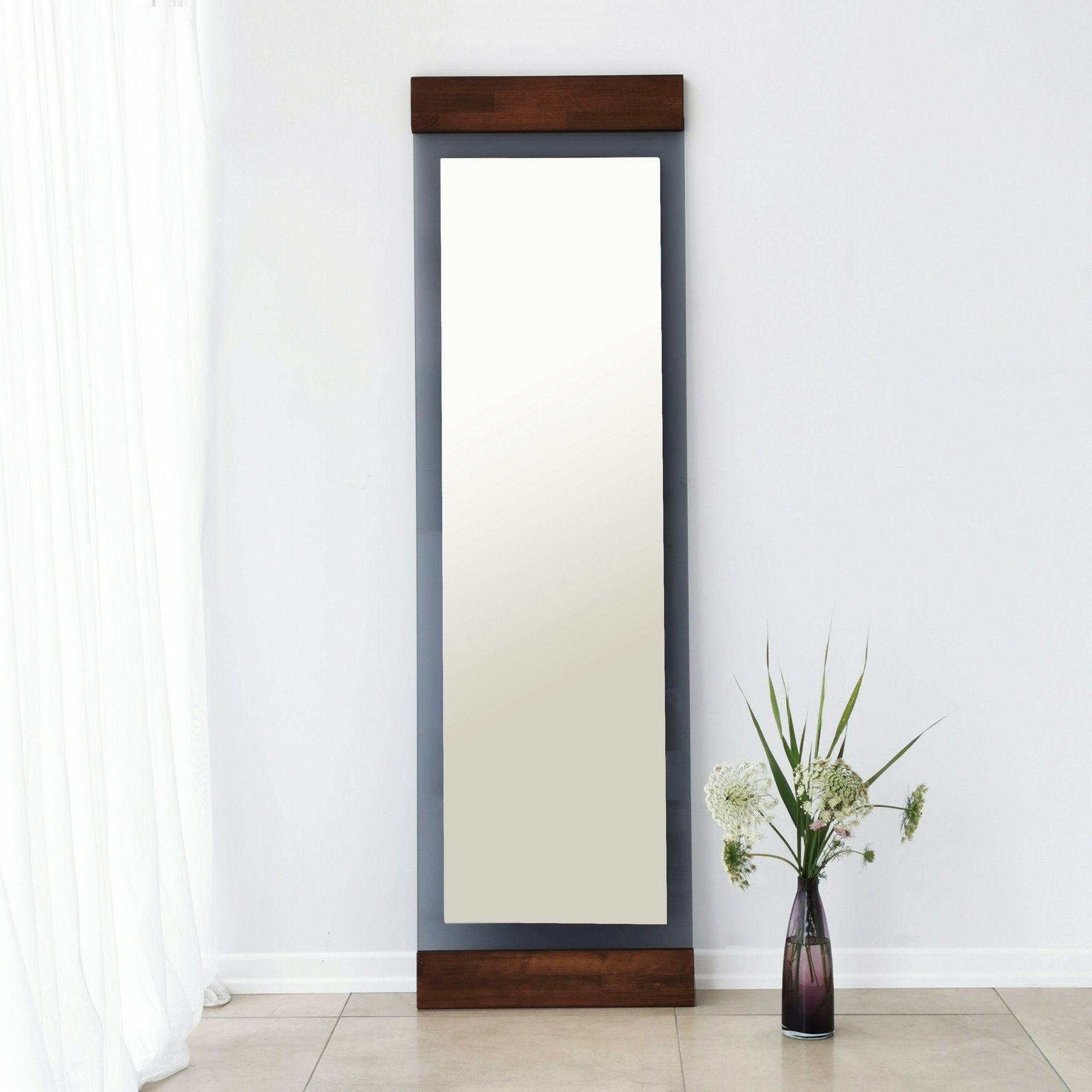 Espelho Cheval Elegante, 50 cm x 170 cm, Acabamento em Nogueira e Fumê | Estrutura 100% Metal, Design Tradicional Americano Moderno | Perfeito para Quartos e Hotéis