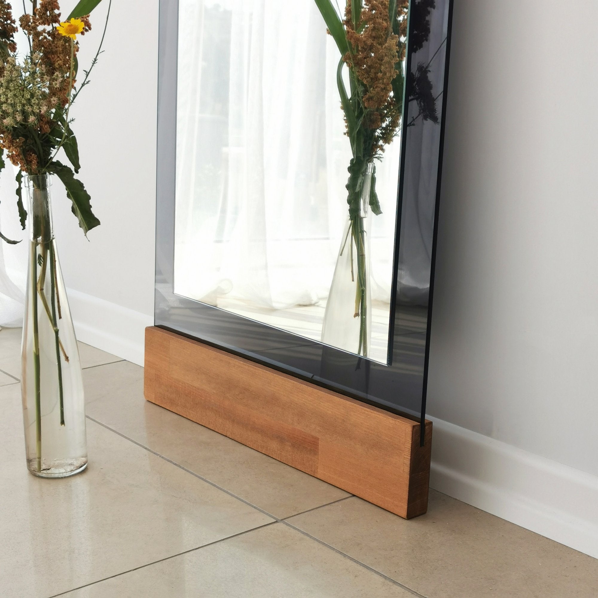 Espelho Cheval elegante com moldura de metal, 50 cm x 170 cm x 3 cm | Cores carvalho e fumaça | Design tradicional americano moderno para uso residencial e hoteleiro