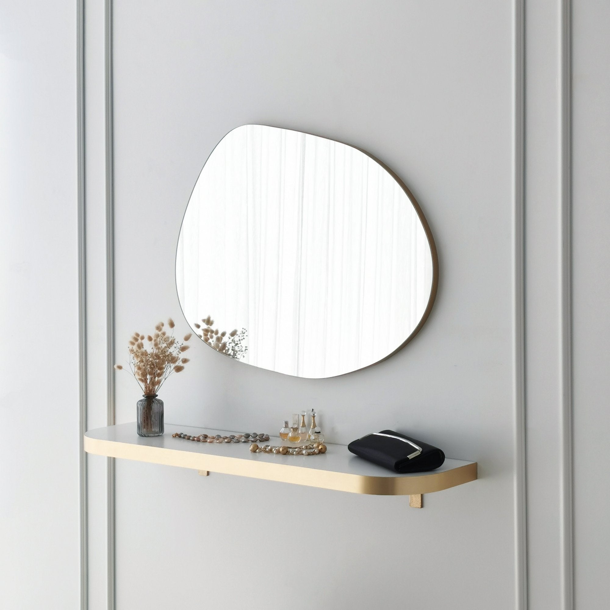 Espelho de parede dourado elegante, 75 x 55 cm | Painel de partículas 100% revestido em melamina, 18 mm de espessura | Ajustável e versátil para decoração escandinava moderna