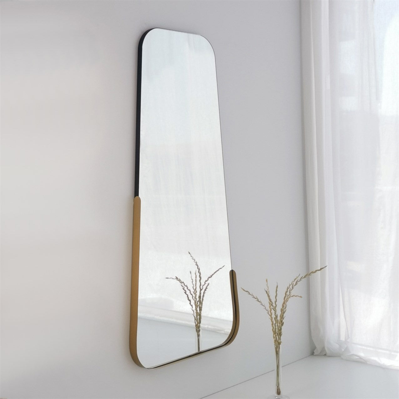 Espelho elegante com moldura dourada, 60 x 130 cm | 100% MDF e estrutura de metal, espelho Flotal-E ecológico com bordas de PVC | Perfeito para decoração moderna
